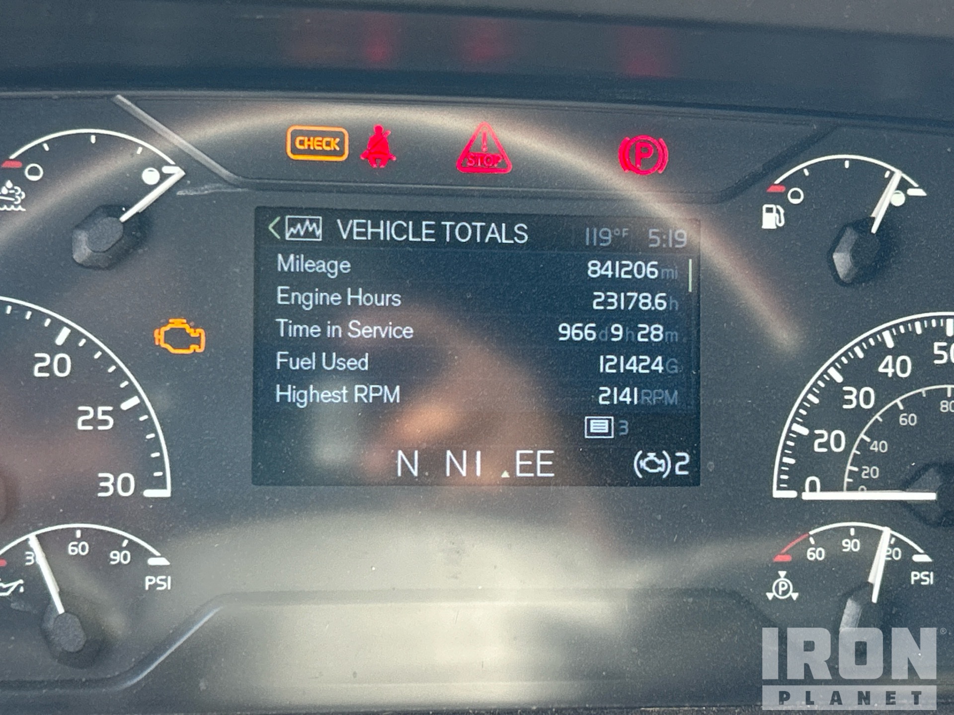 2021 Volvo VNL760
