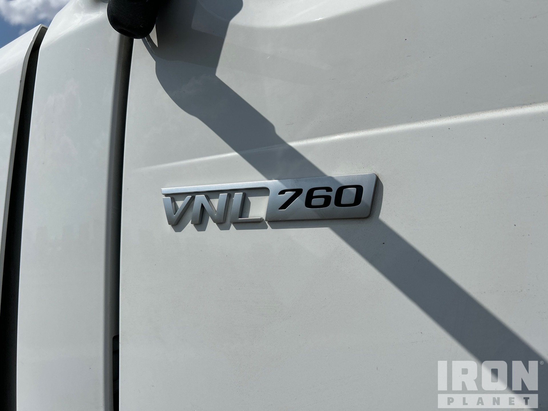 2021 Volvo VNL760
