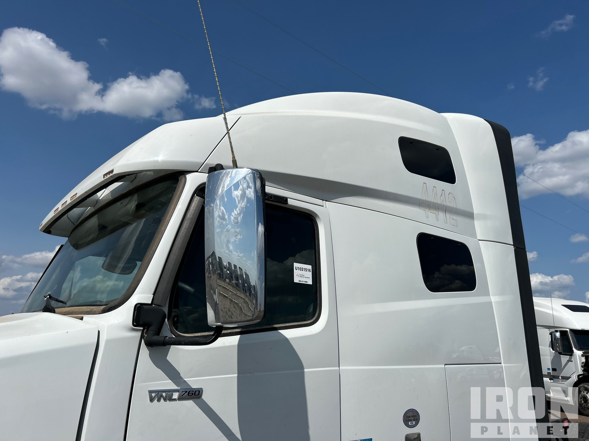 2021 Volvo VNL760