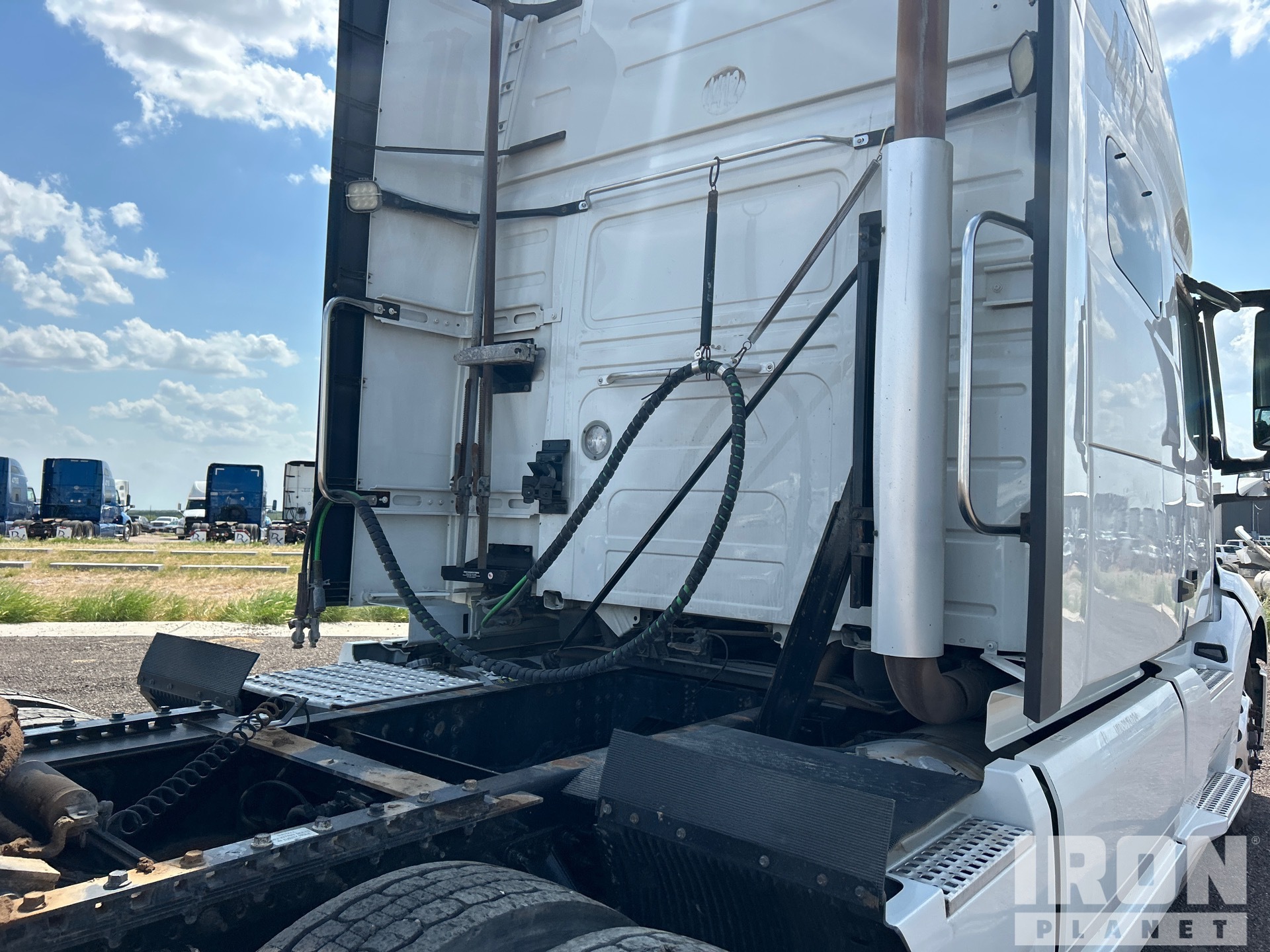 2021 Volvo VNL760