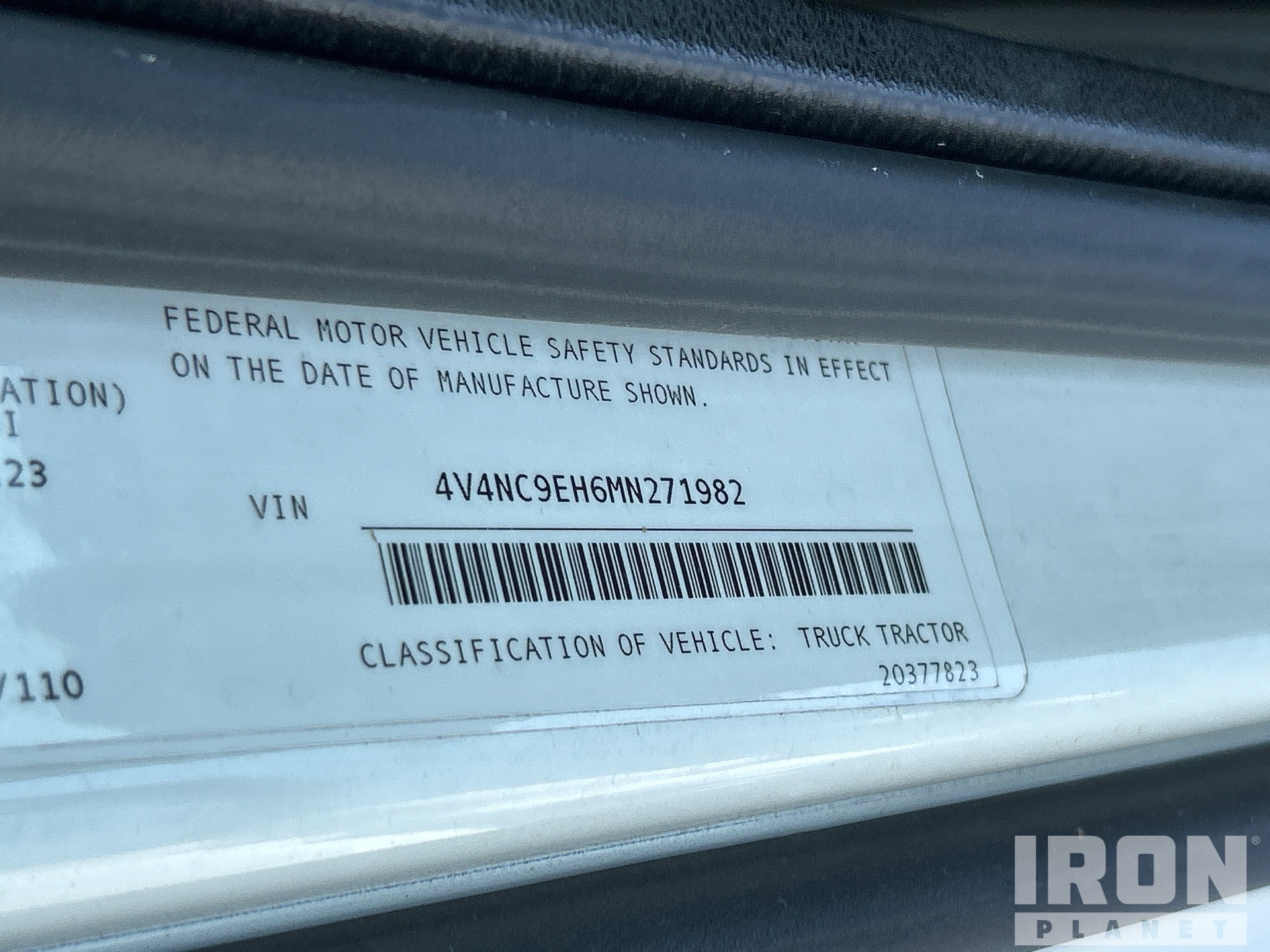 2021 Volvo VNL