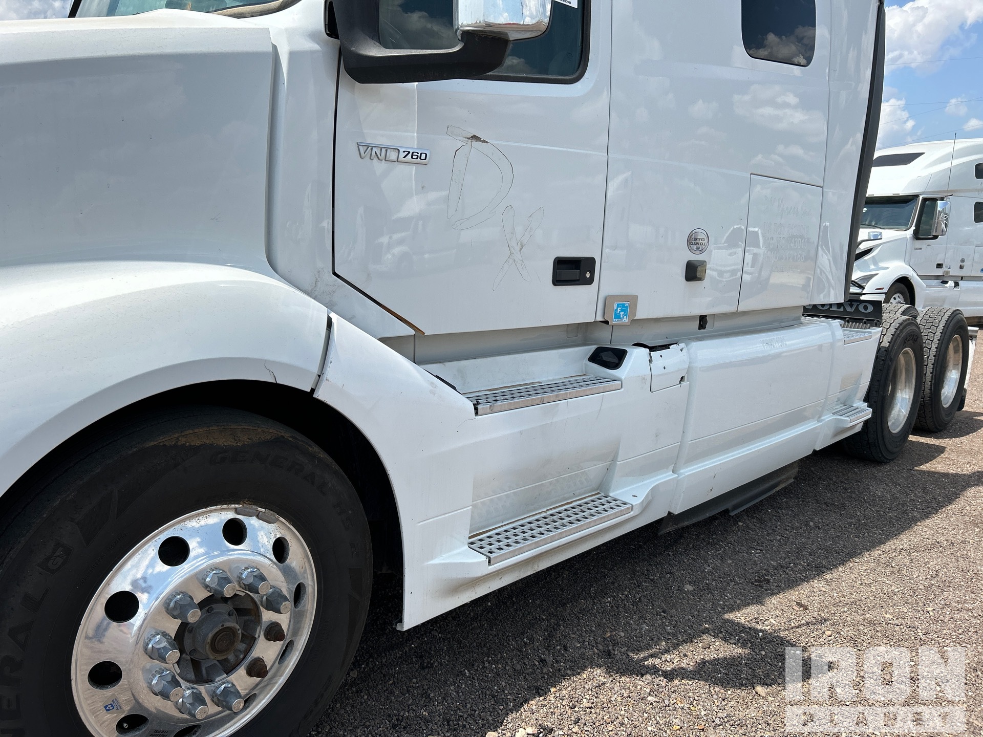 2021 Volvo VNL760