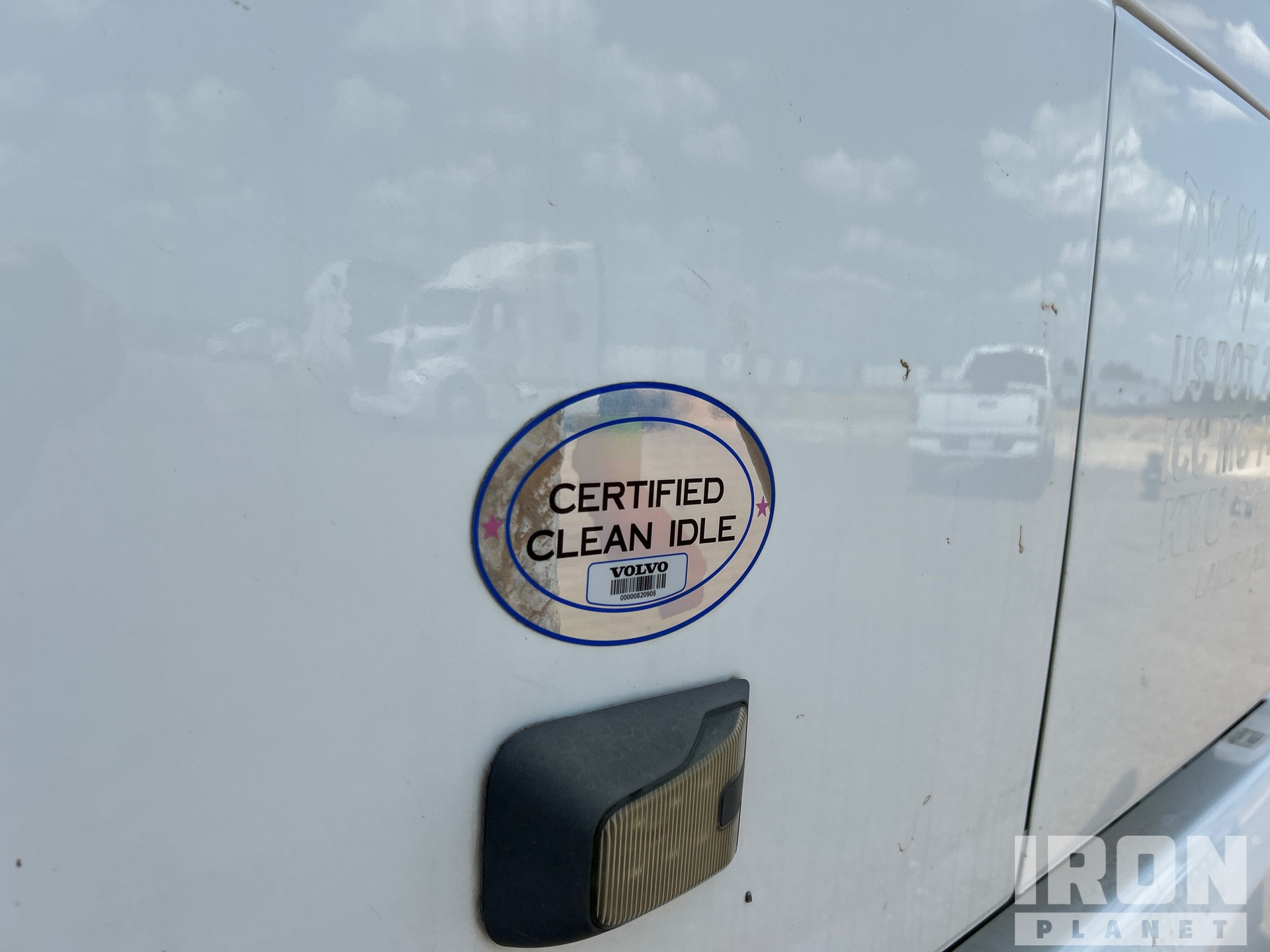 2021 Volvo VNL760