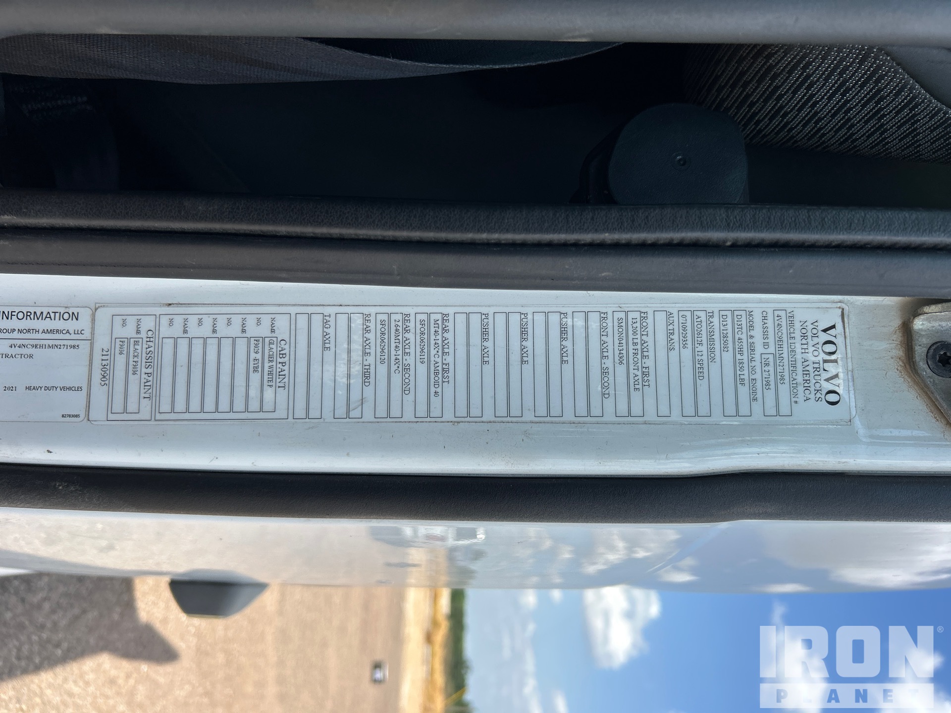 2021 Volvo VNL760