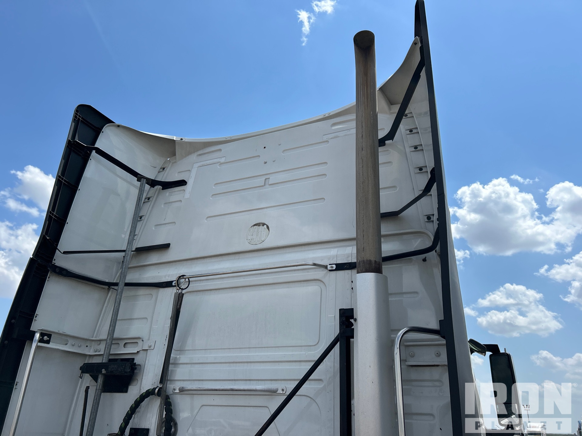 2021 Volvo VNL760