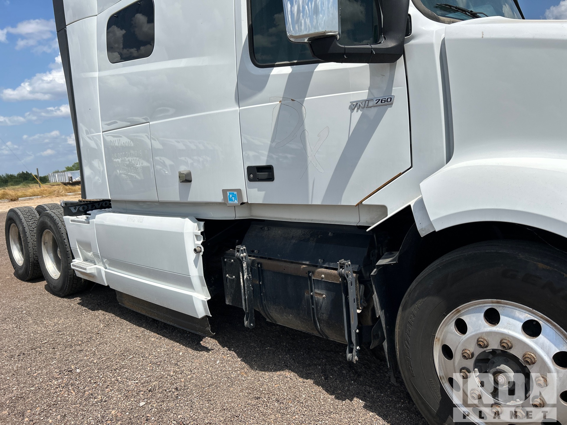 2021 Volvo VNL760