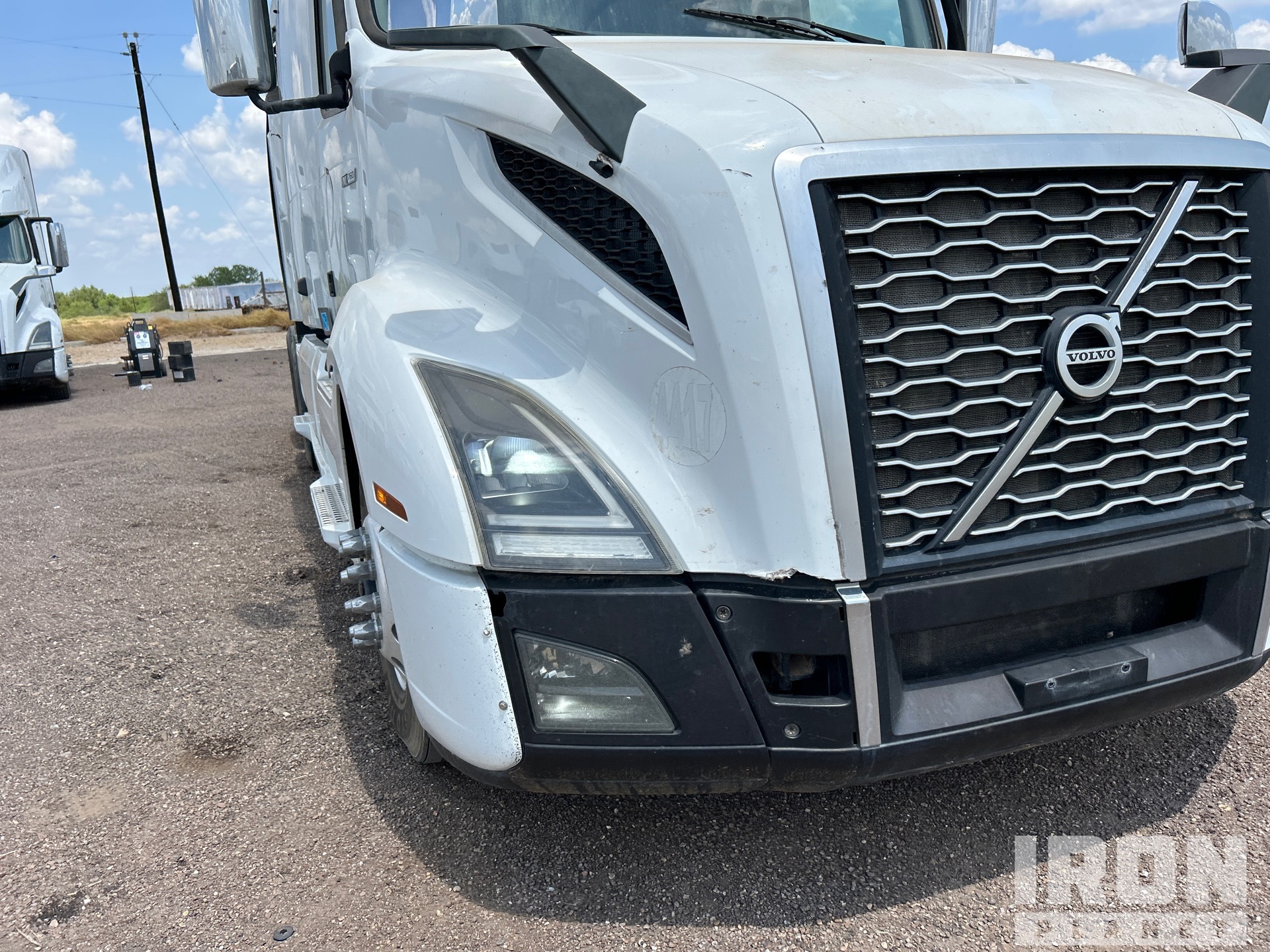2021 Volvo VNL760