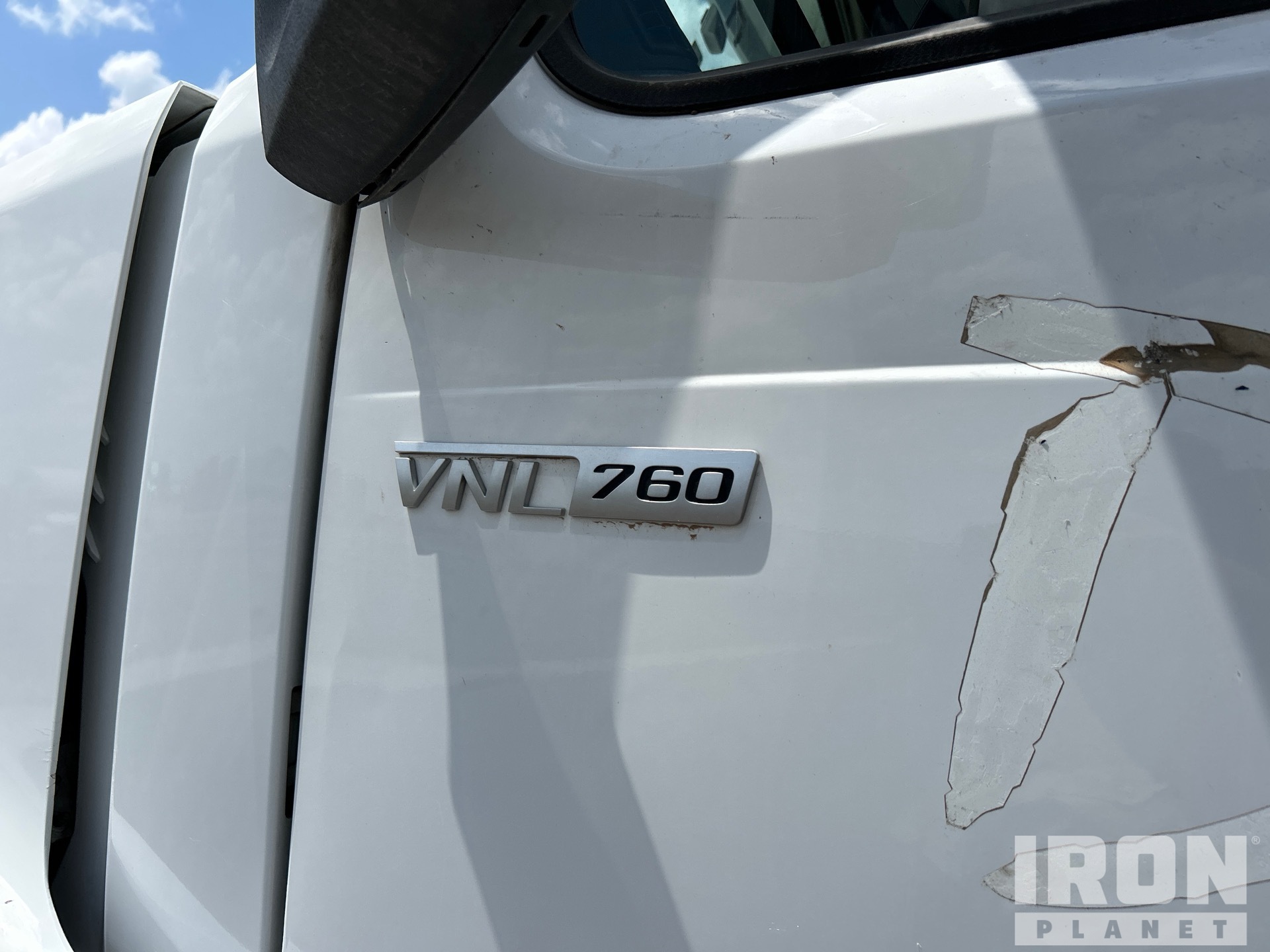 2021 Volvo VNL760