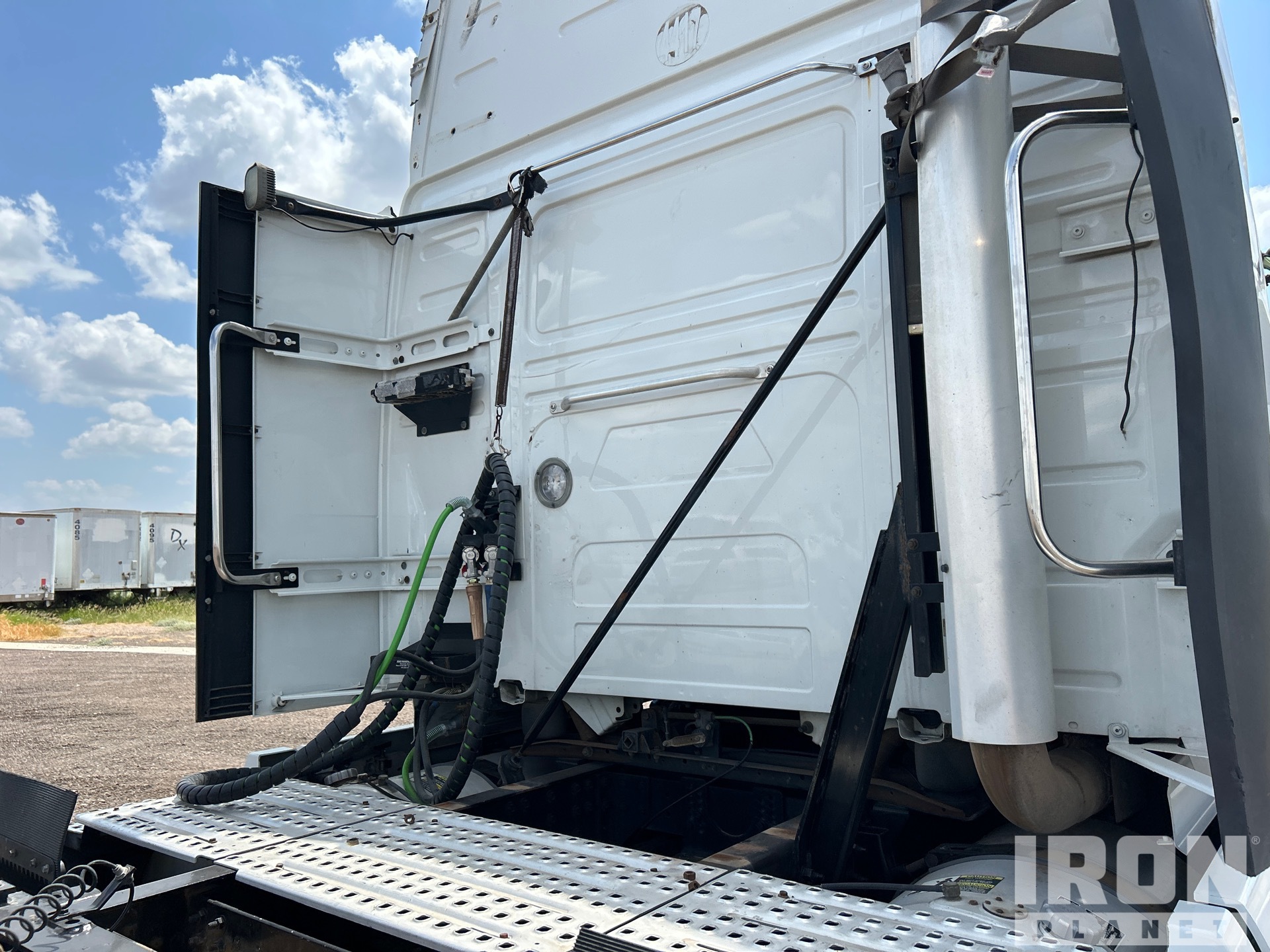 2021 Volvo VNL760