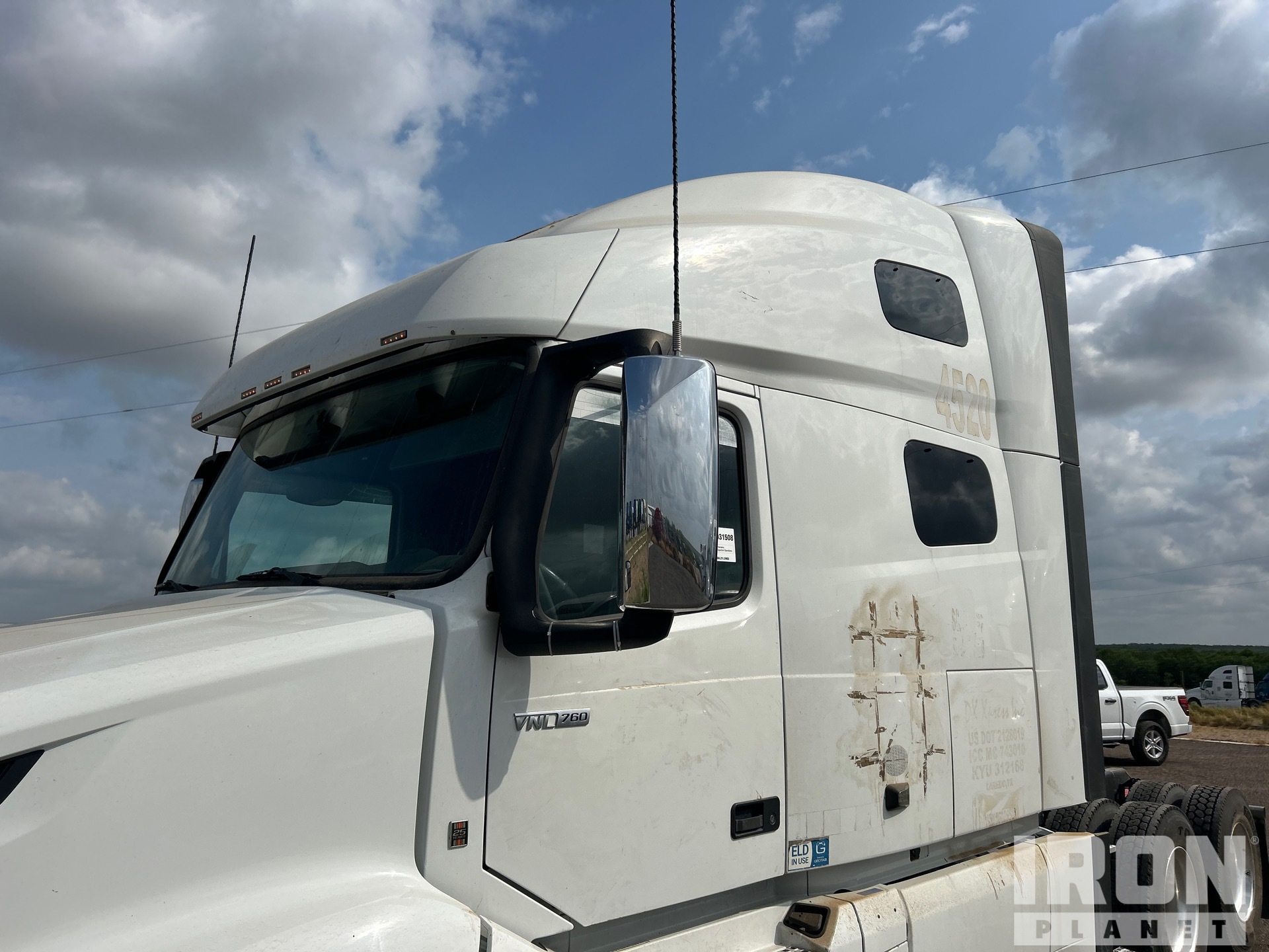 2022 Volvo VNL