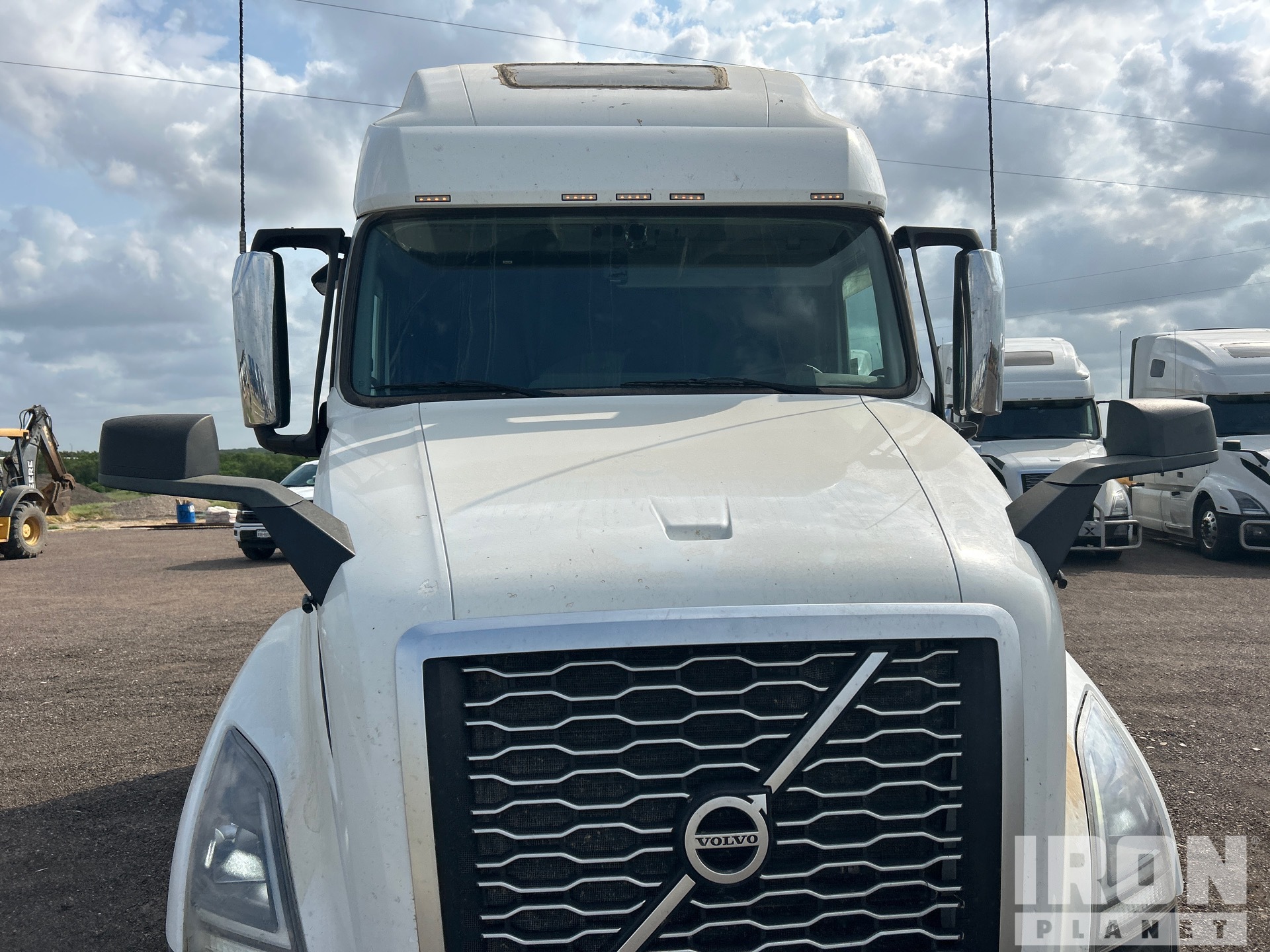 2022 Volvo VNL