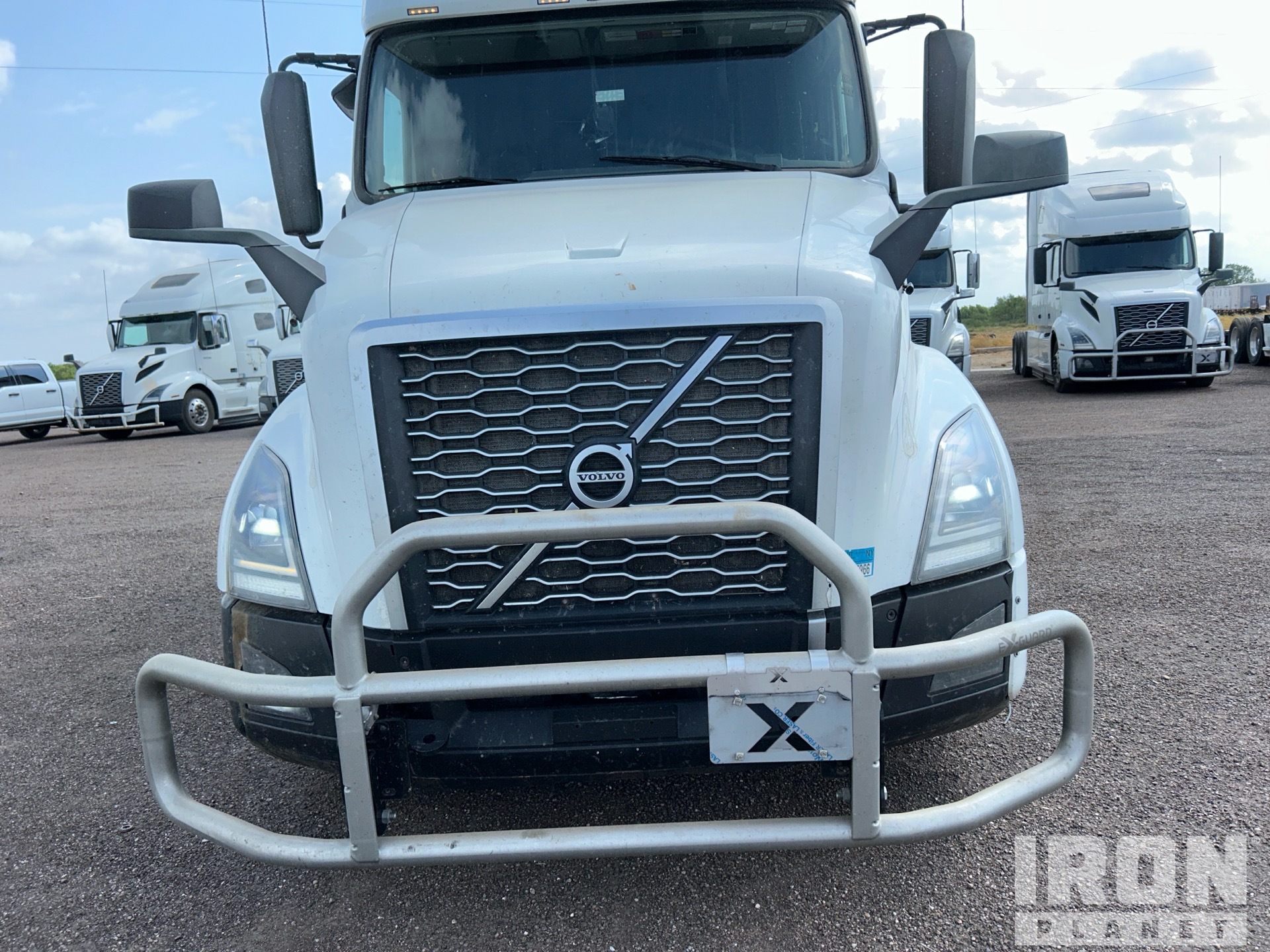 2022 Volvo VNL