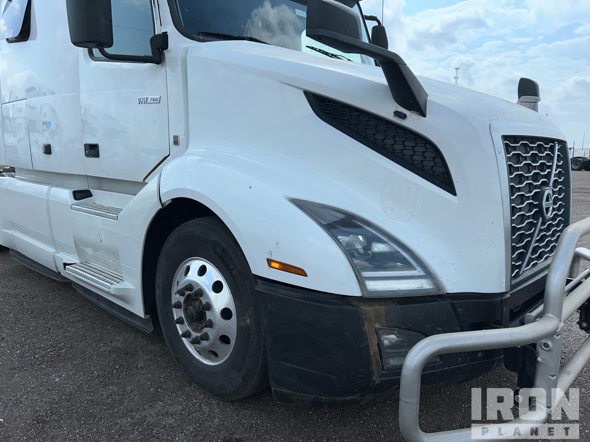 2022 Volvo VNL