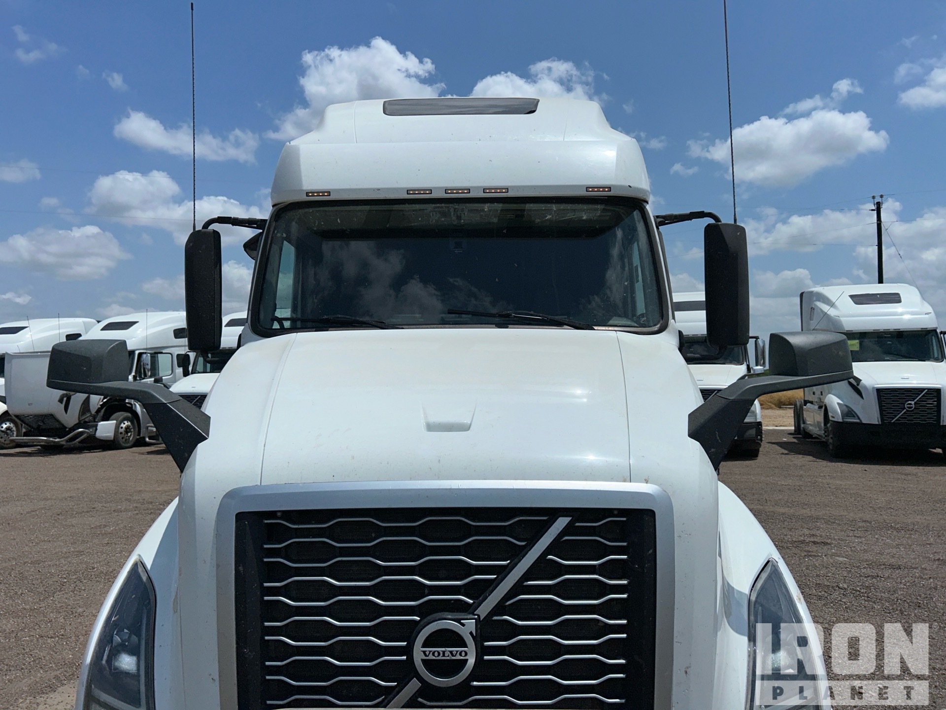 2022 Volvo VNL