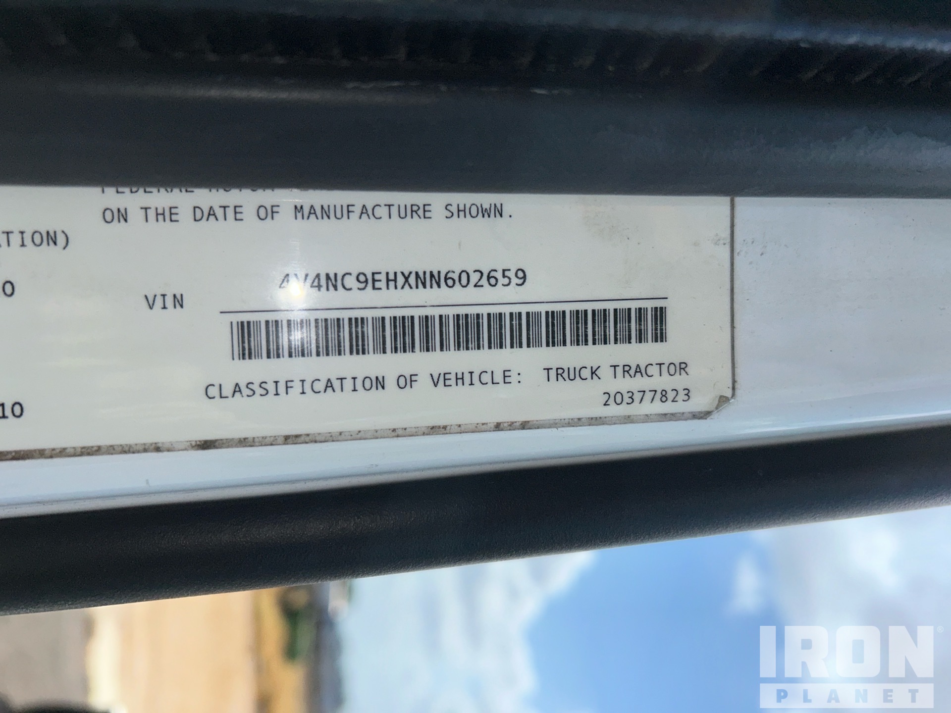 2022 Volvo VNL