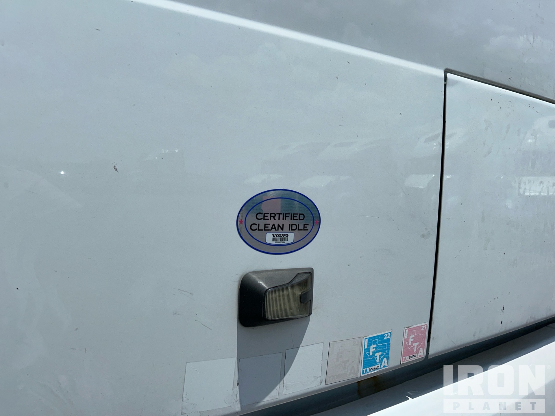 2022 Volvo VNL