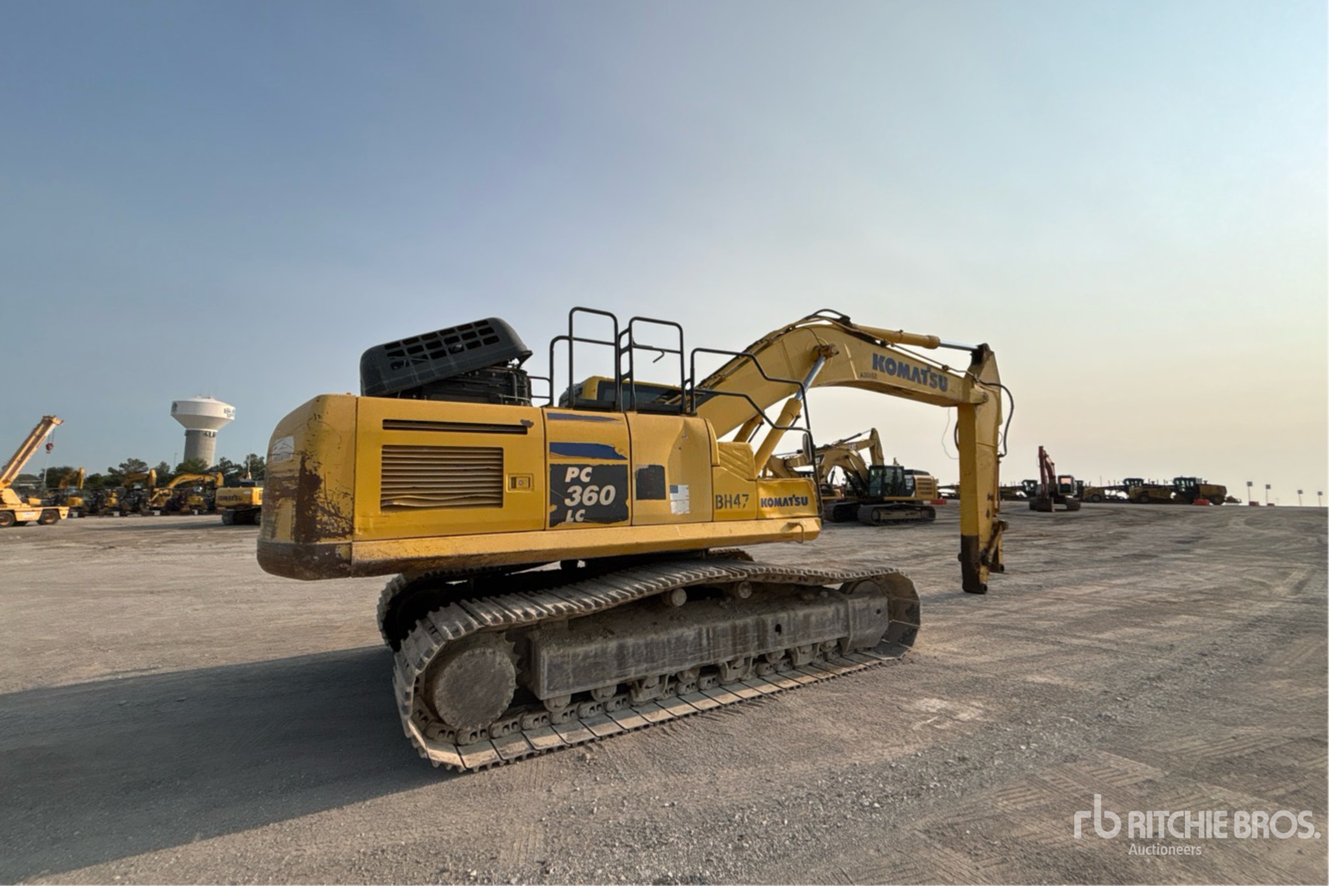 2017 Komatsu PC360LC-11