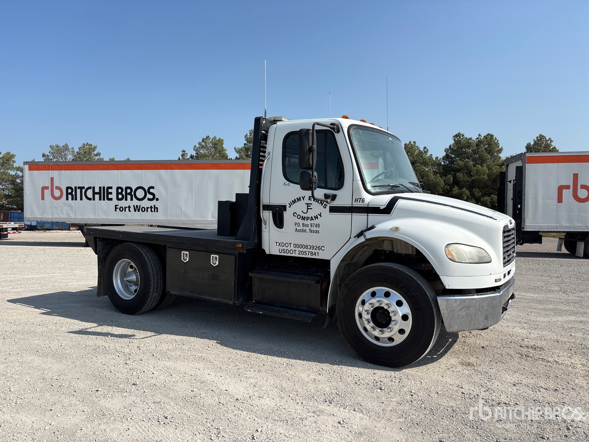 2015 Freightliner M2 106