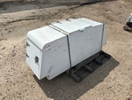 General Appearance with Bild, Ecke vorne rechts