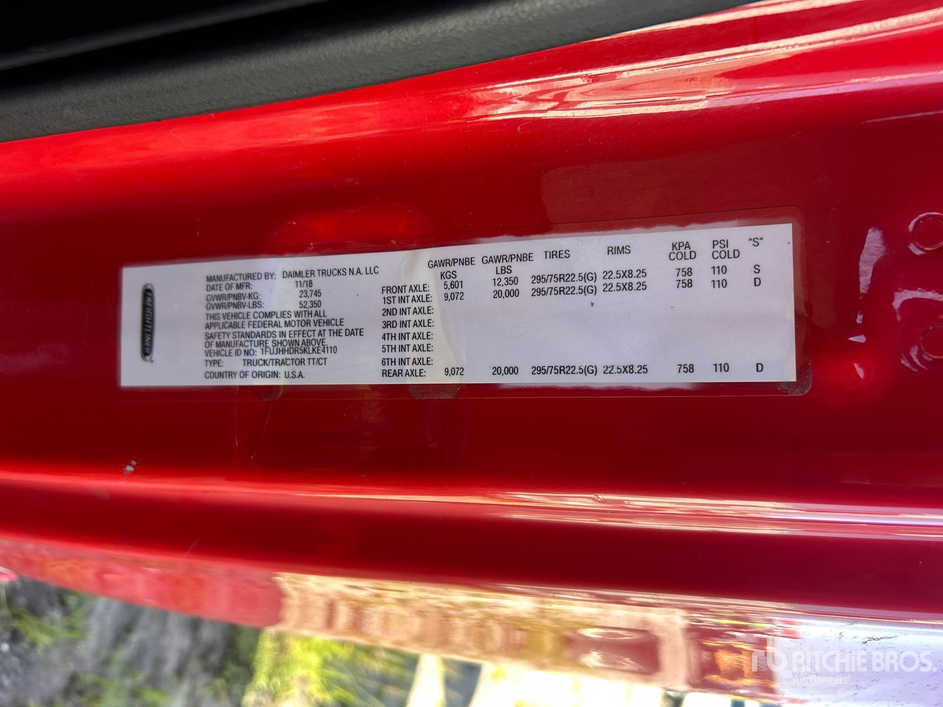 2019 Freightliner CASCADIA 126