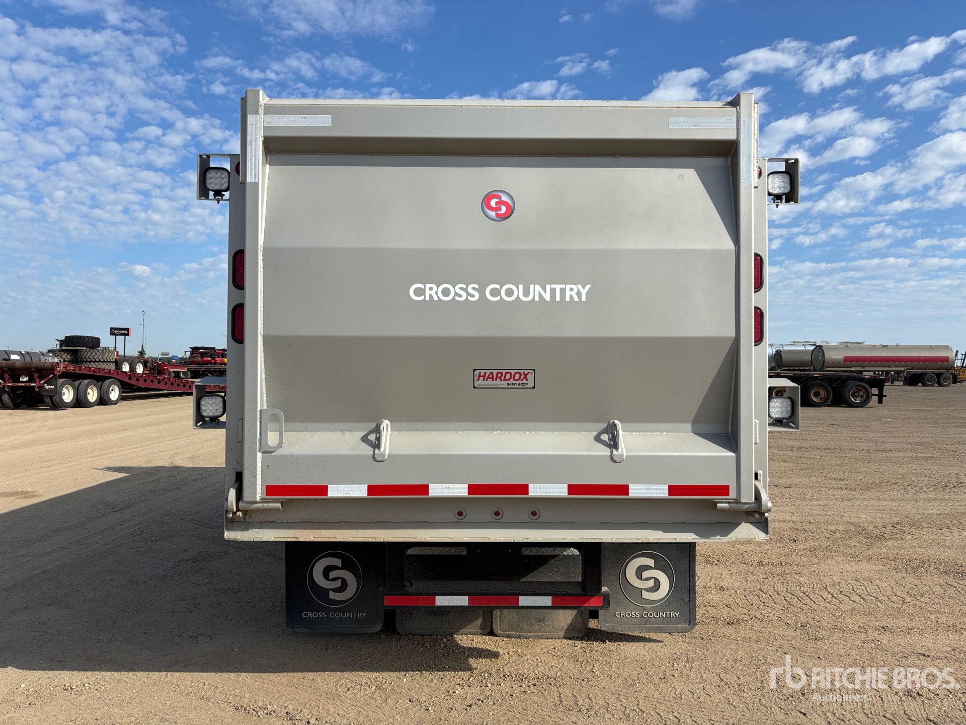 2024 Cross Country 21 ft Tri/A (Unused)