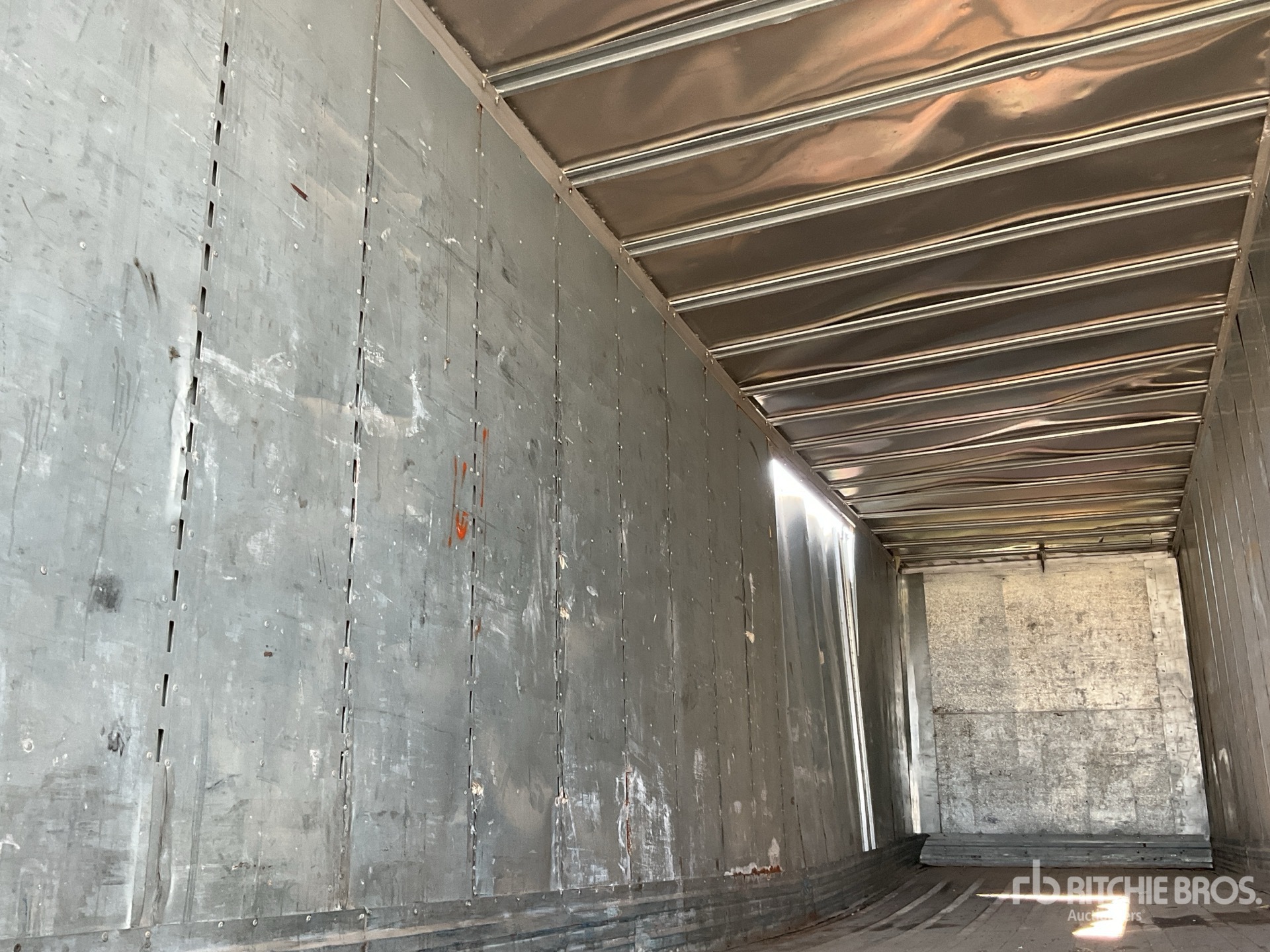 Photo of a 2015 Atro 40 ft x 102 in S/A Caja Seca (I ...