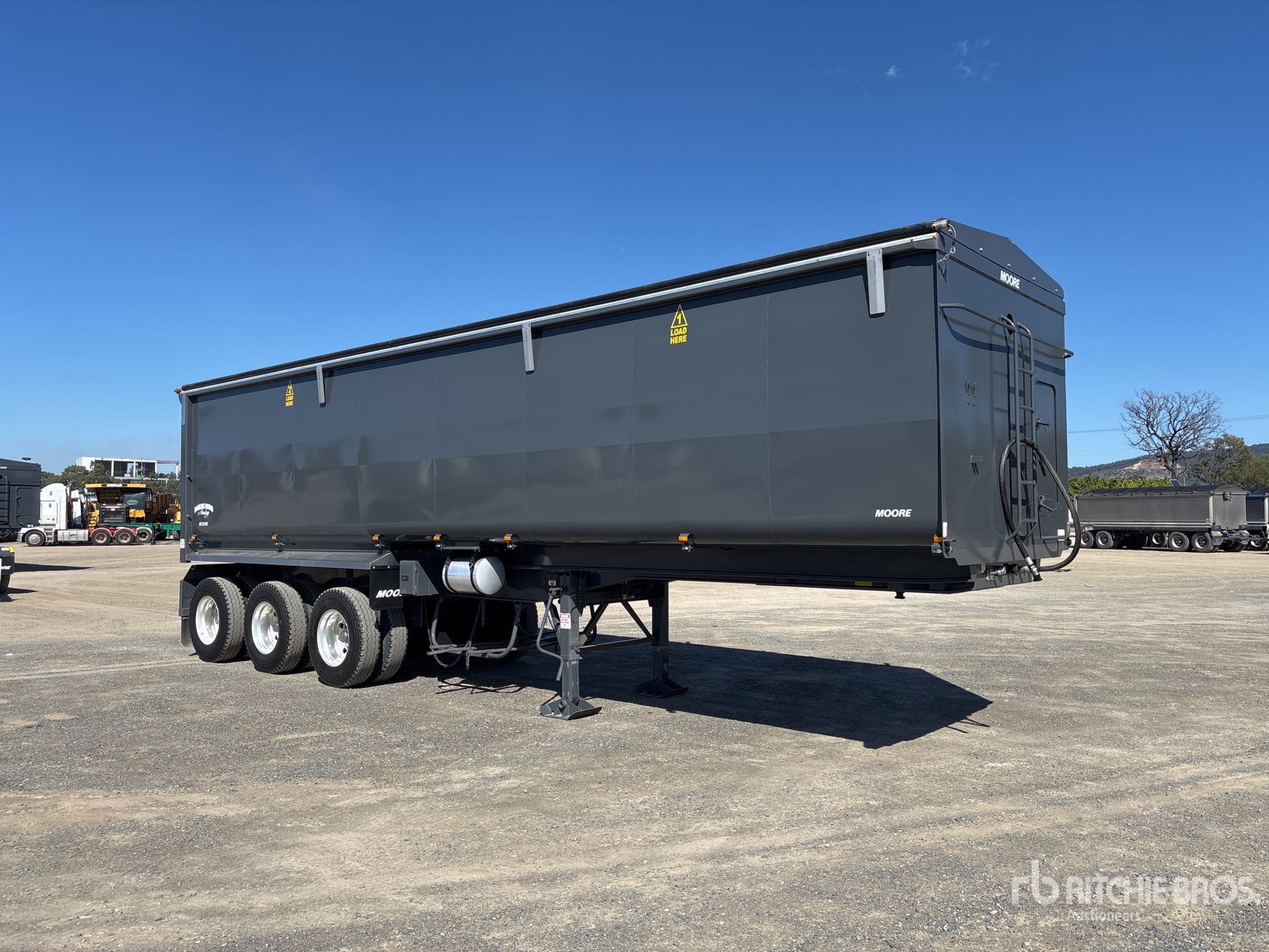 2024 Moore 9.5 m Tri/A