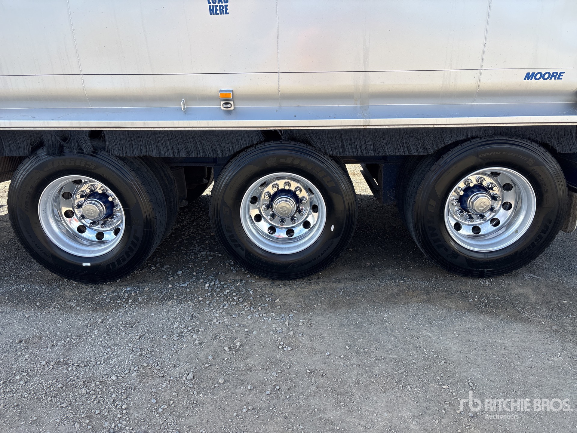2022 Moore 9.9 M TRI/A STEP DECK