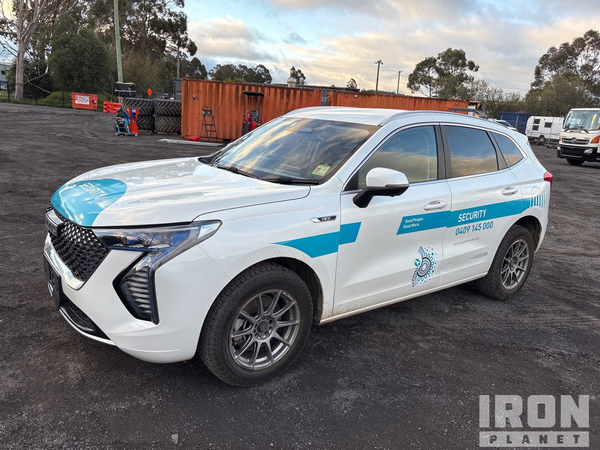 General Appearance with Picture, Right Front Corner