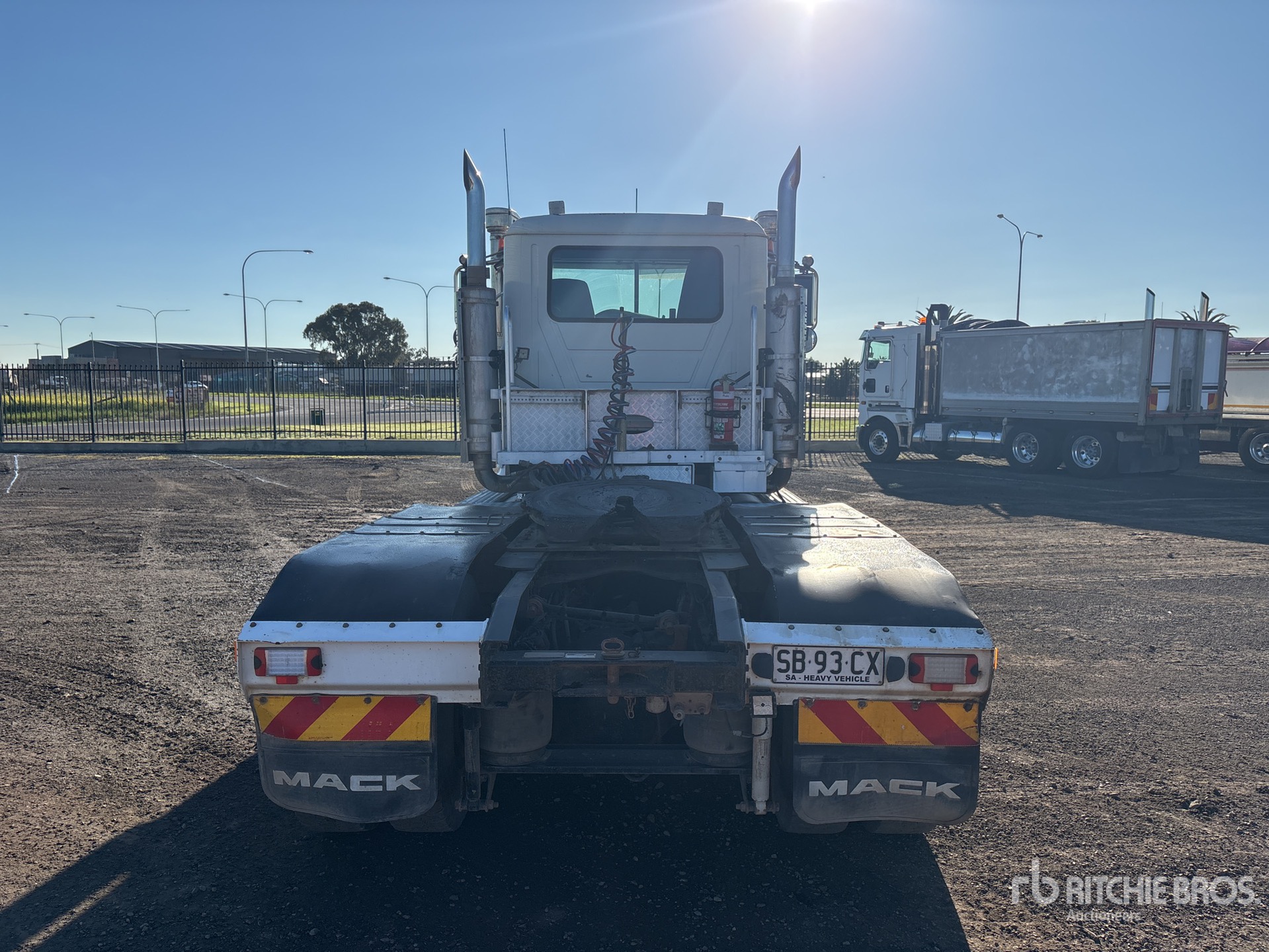 2008 Mack CLXT SUPER-LINE