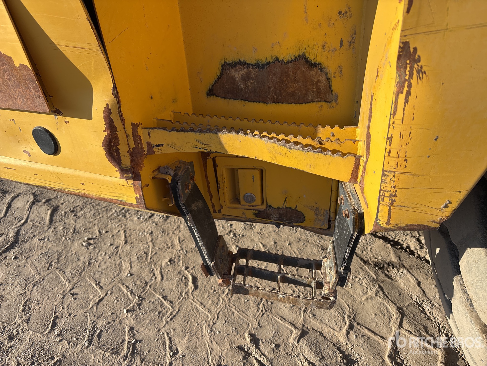 2008 Komatsu HM300-2