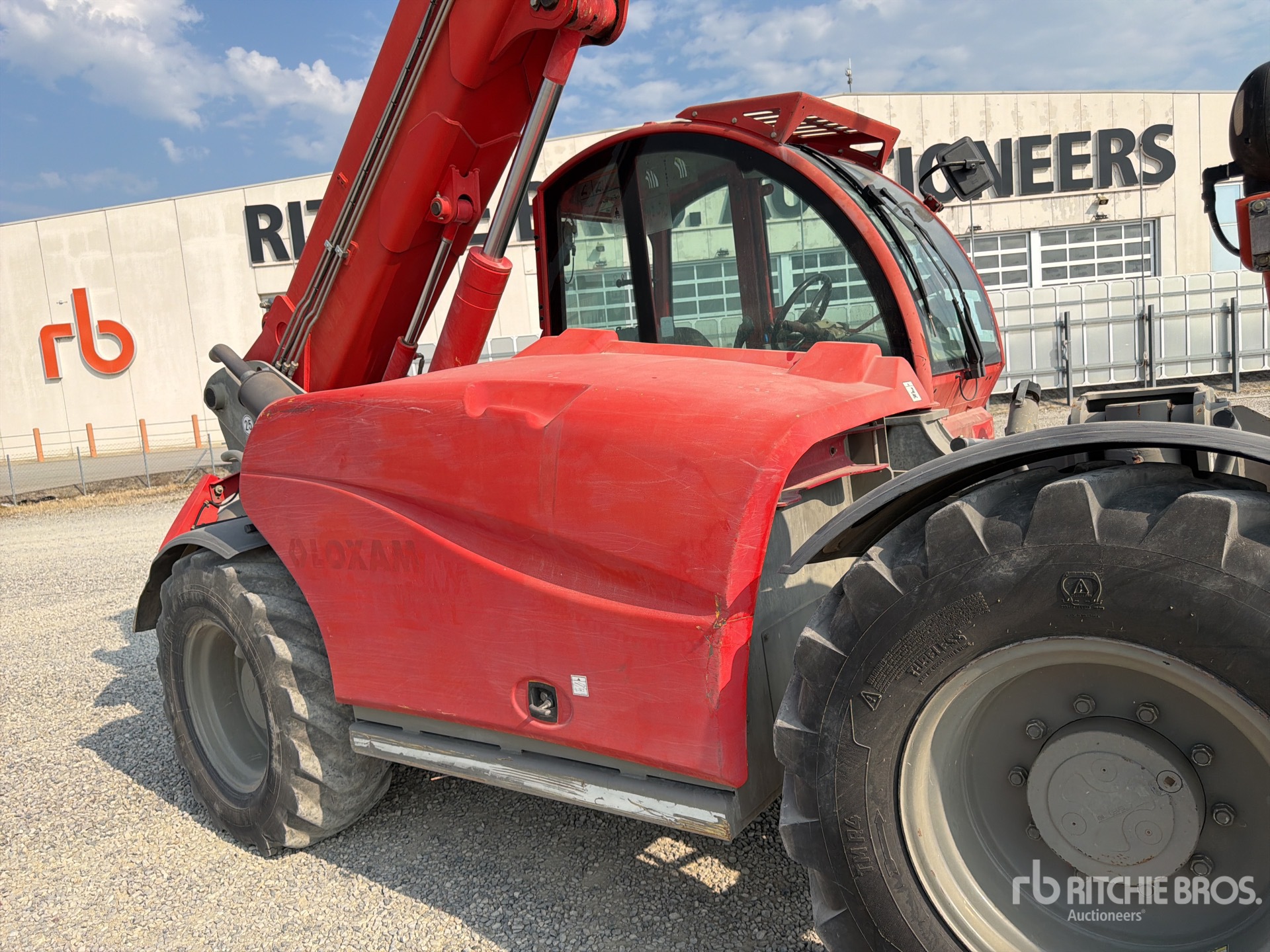 2011 Haulotte HLT4017