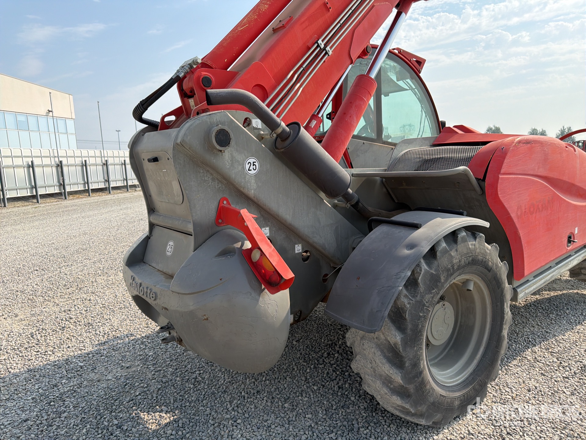 2011 Haulotte HLT4017
