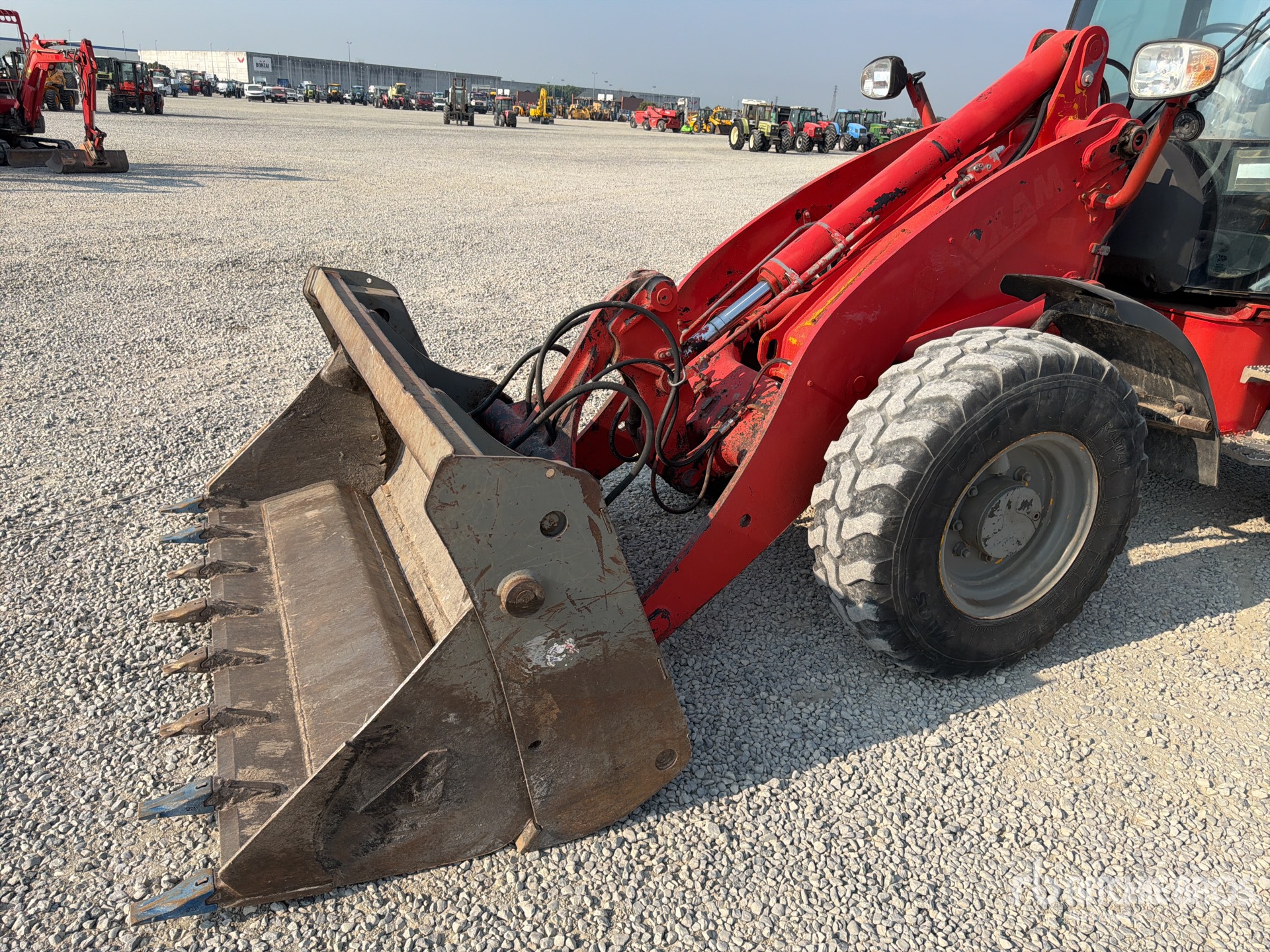 JCB 409B