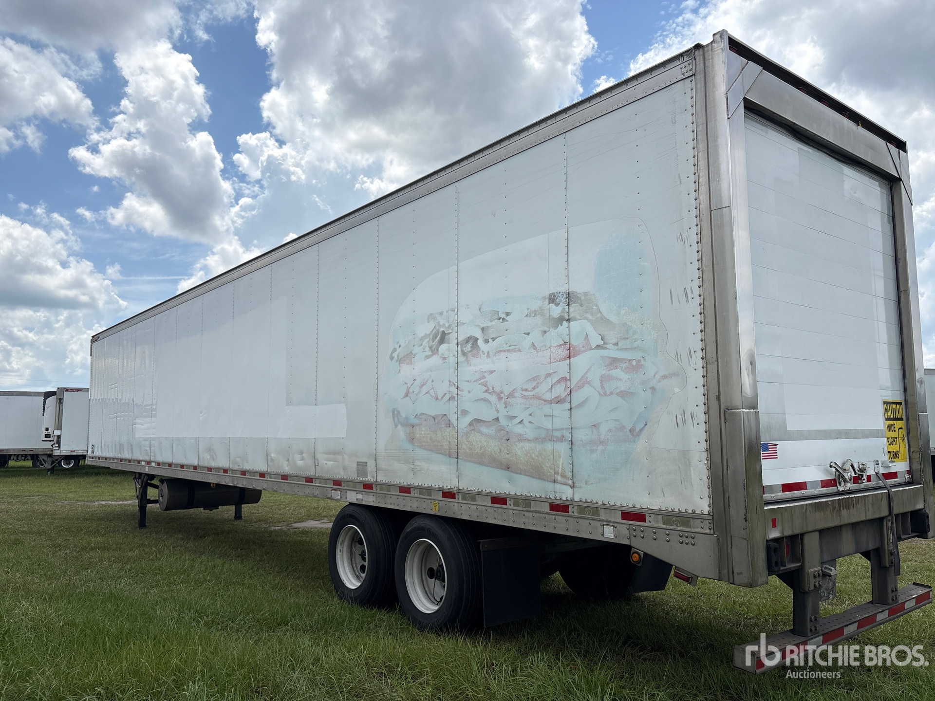 General Appearance with Foto, angolo posteriore sinistro