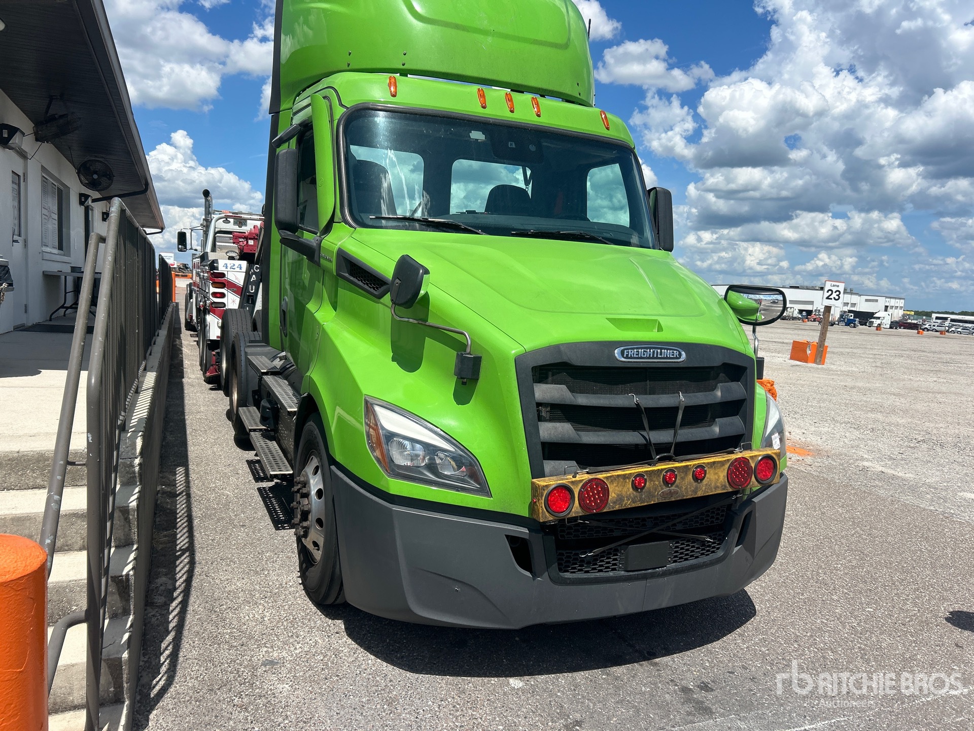 2023 Freightliner CASCADIA 116