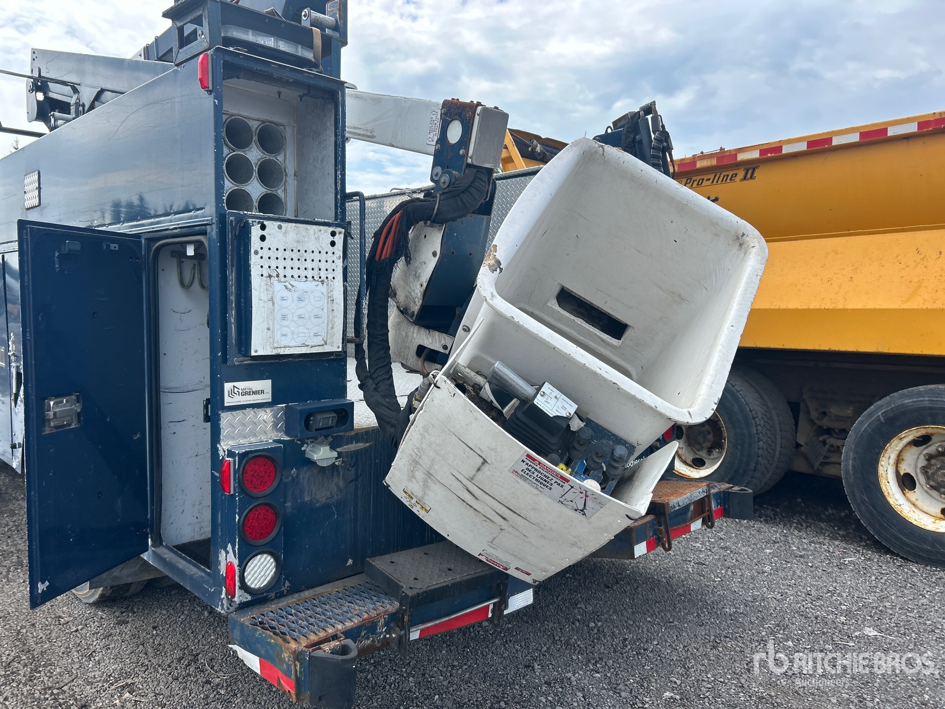 2003 International 4200