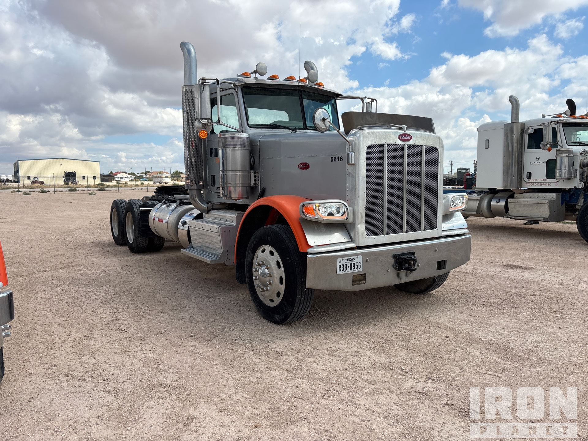 2015 Peterbilt 389