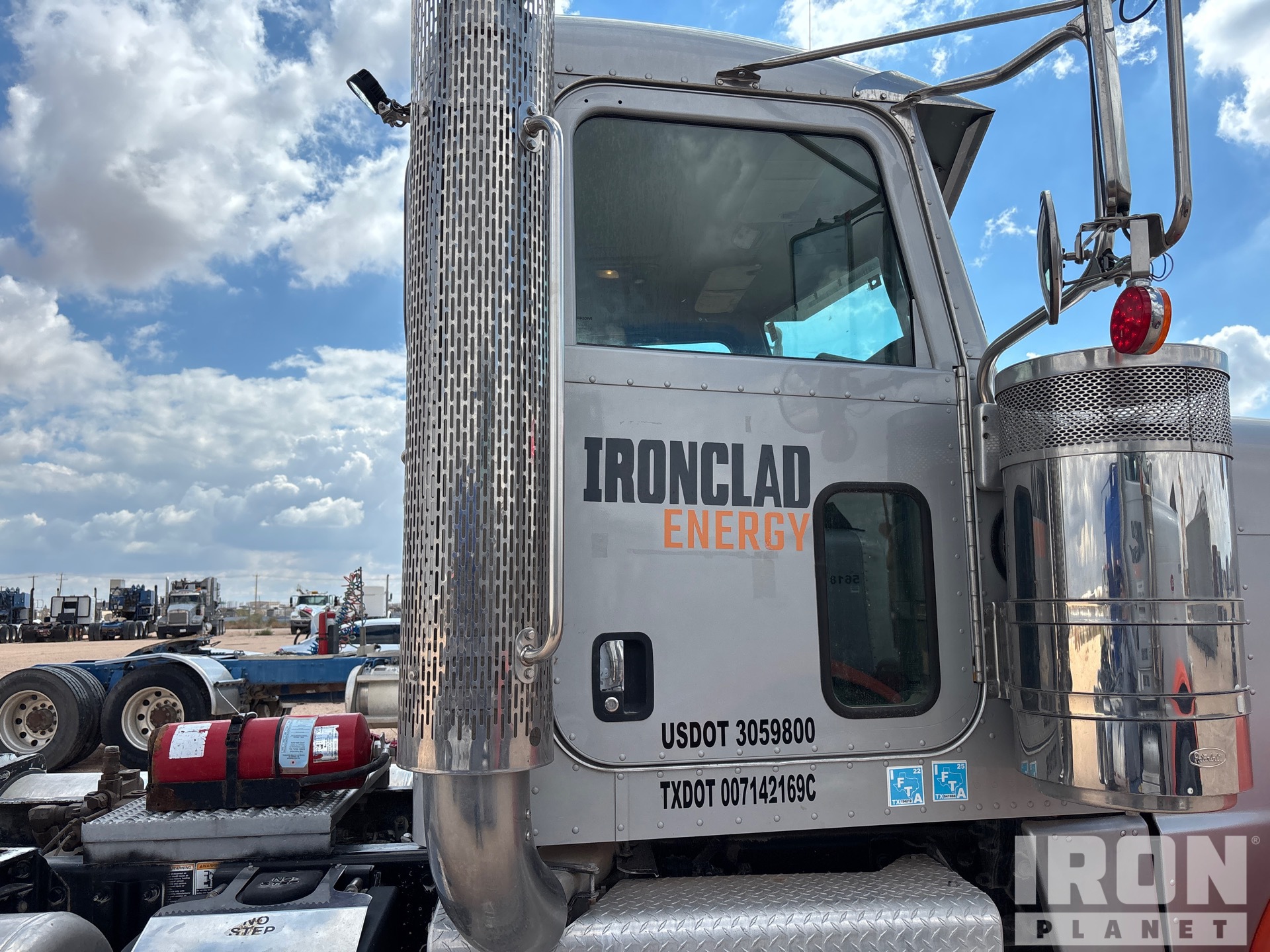 2015 Peterbilt 389