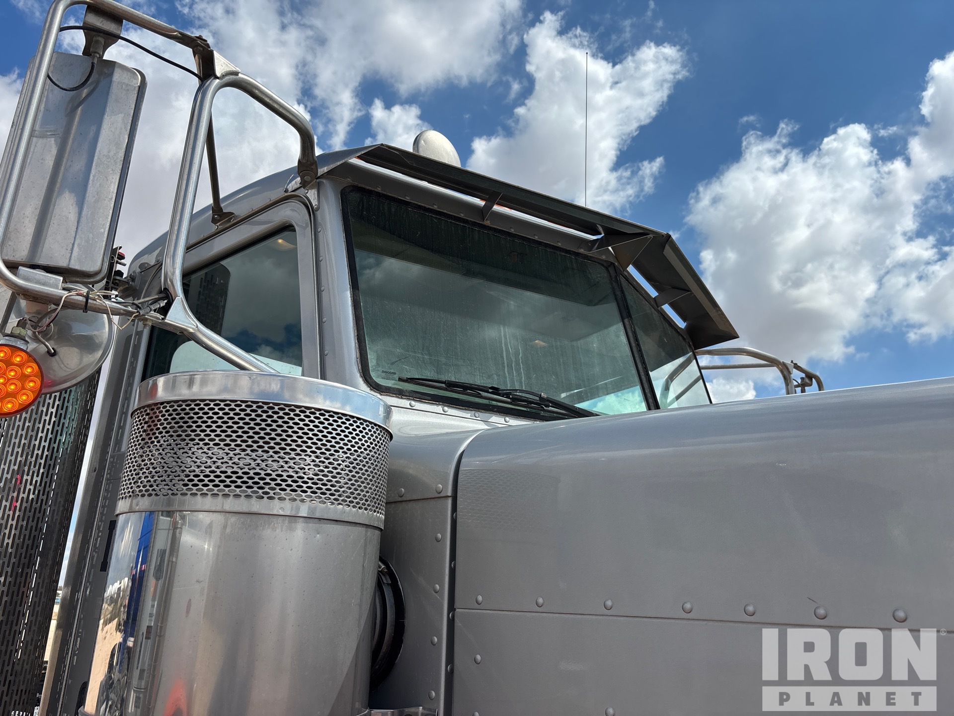 2015 Peterbilt 389