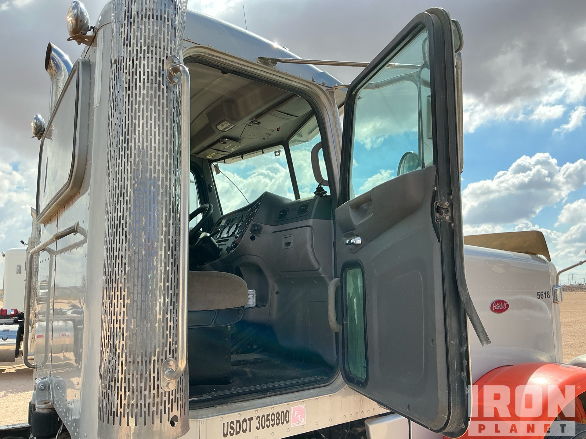 2015 Peterbilt 389