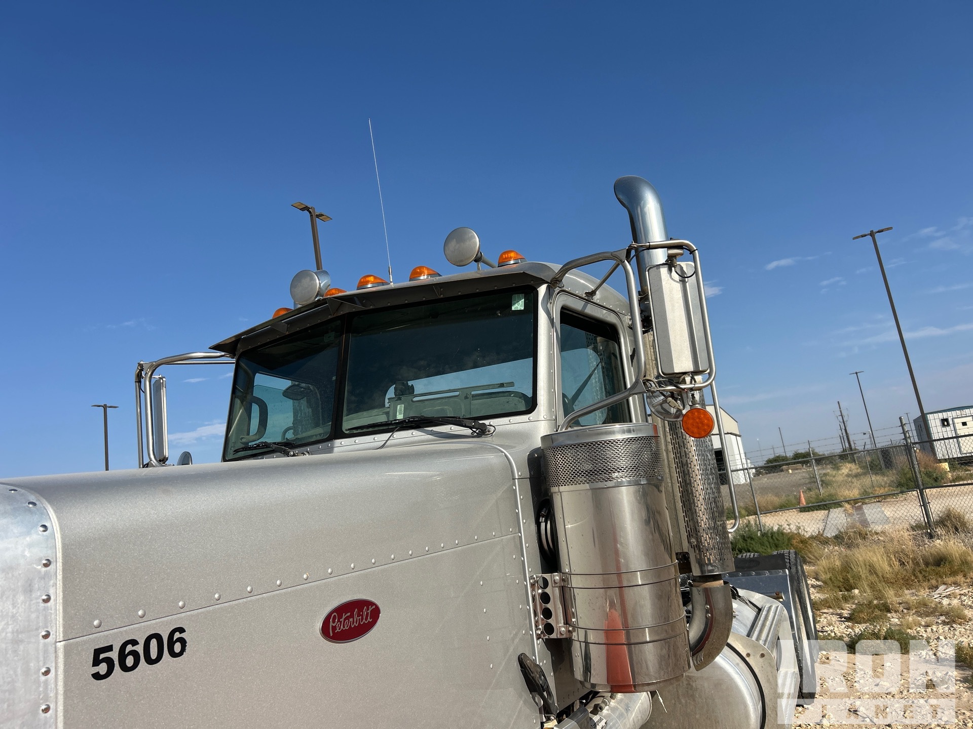 2015 Peterbilt 389