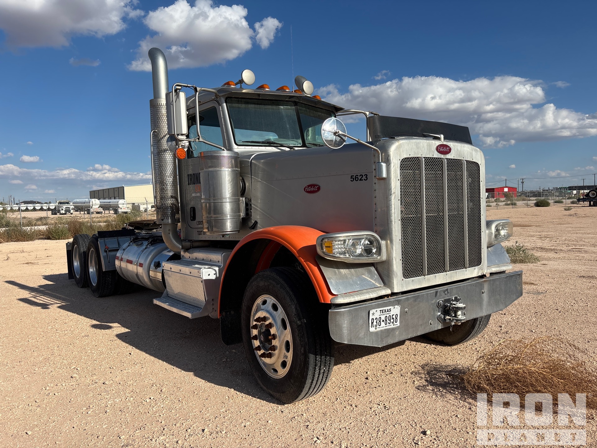 2015 Peterbilt 389