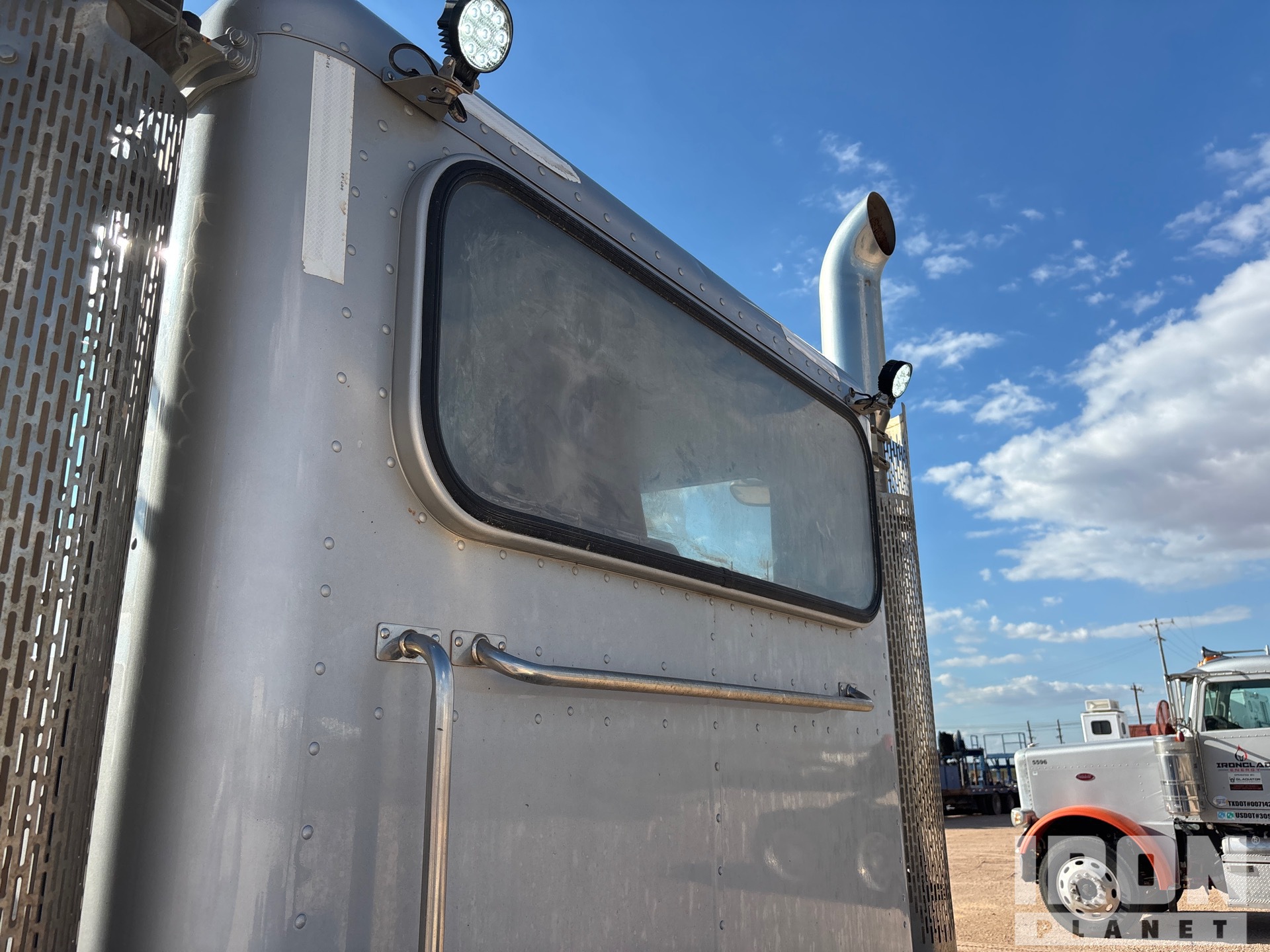 2015 Peterbilt 389