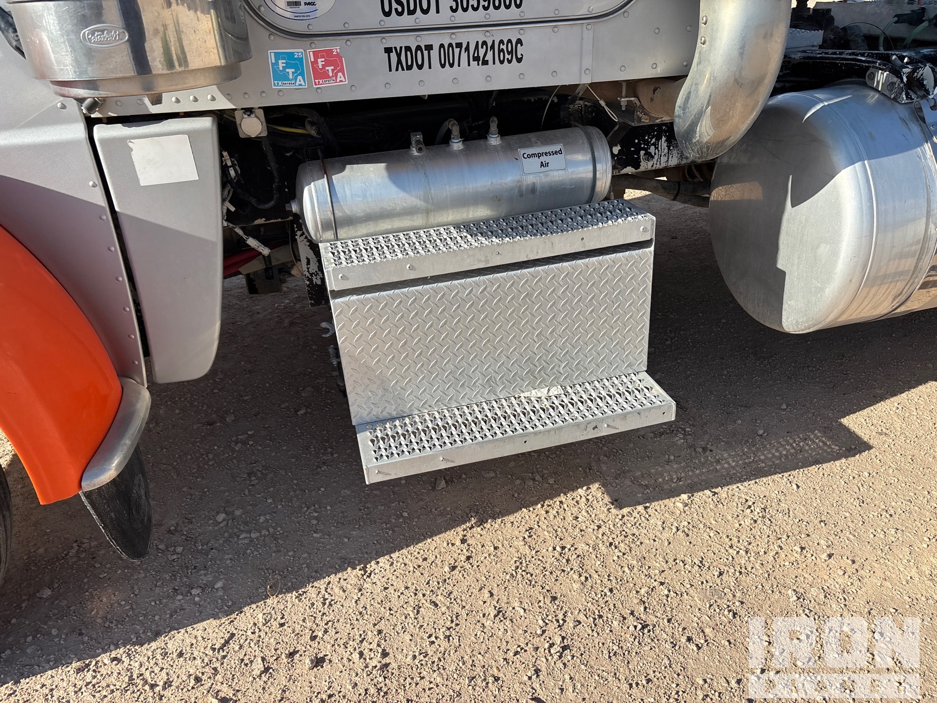 2015 Peterbilt 389