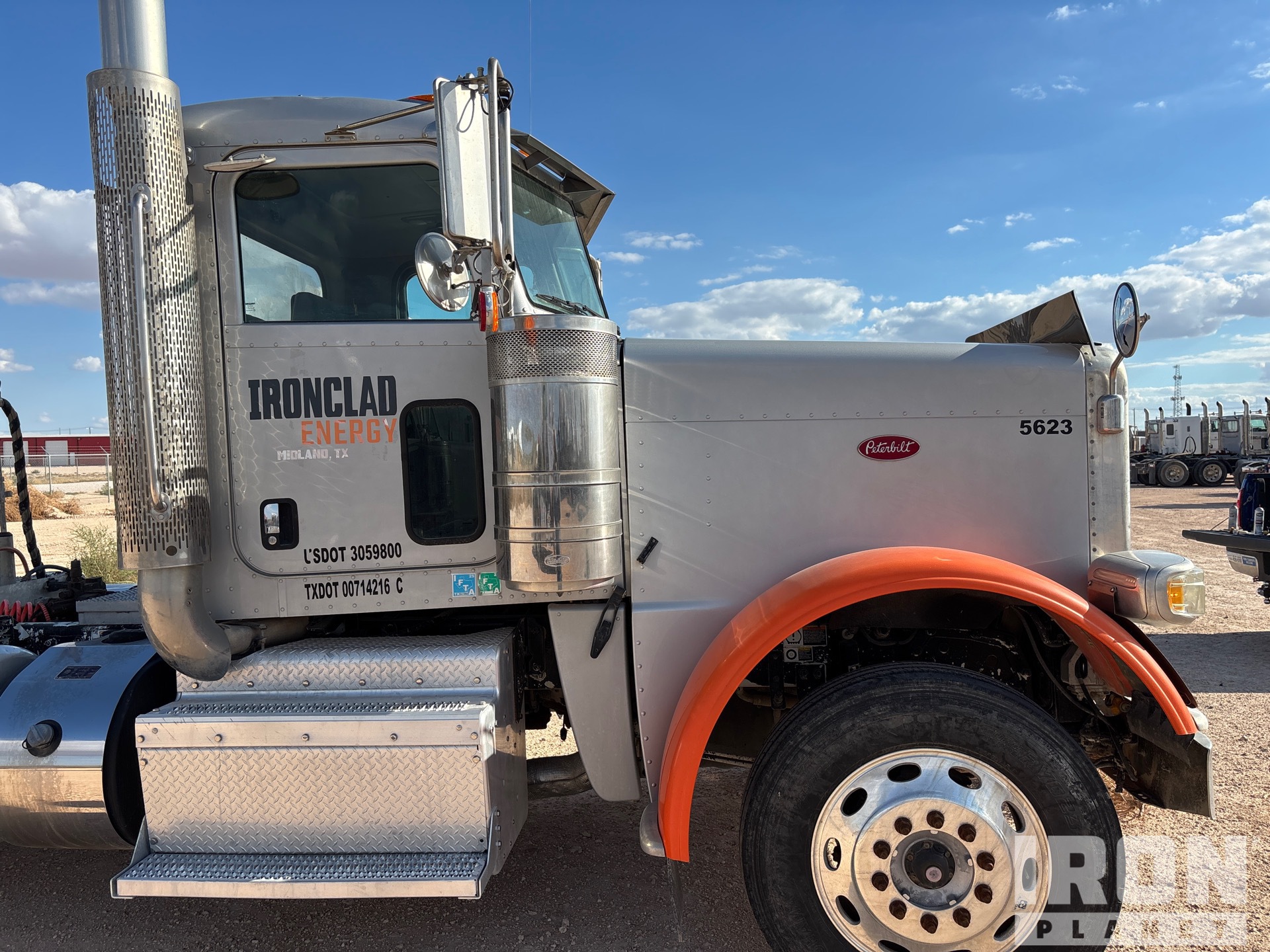 2015 Peterbilt 389