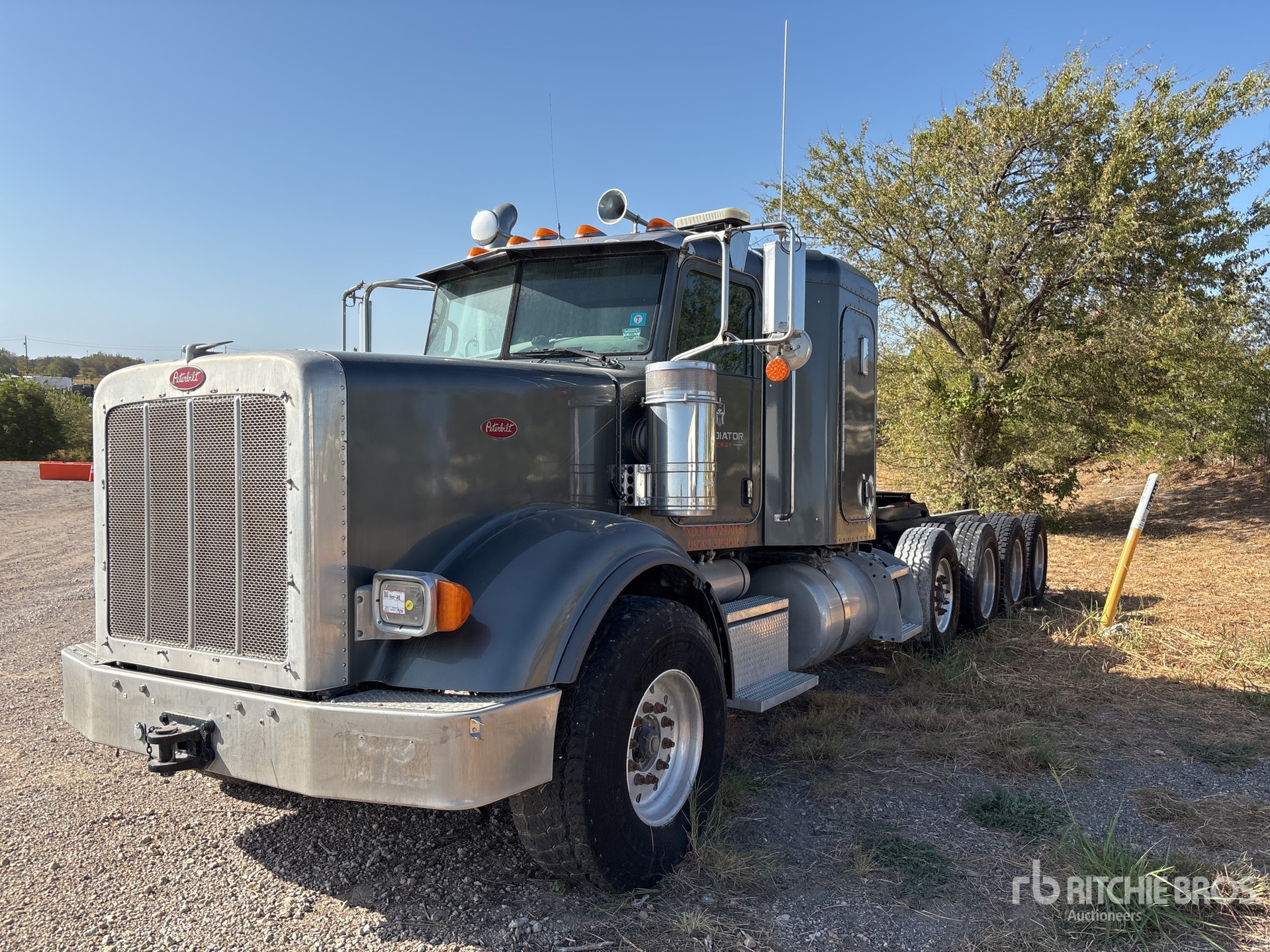 Photo of 2012 Peterbilt 367