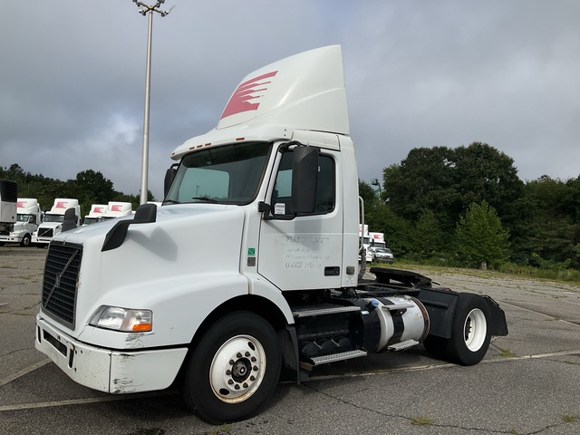 2015 Volvo VNM42T 4x2 S/A Day Cab Truck Tractor