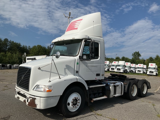 2015 Volvo VNM64T 6x4 T/A Day Cab Truck Tractor