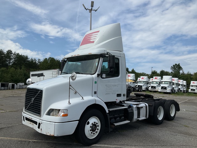 2015 Volvo VNM64T 6x4 T/A Day Cab Truck Tractor